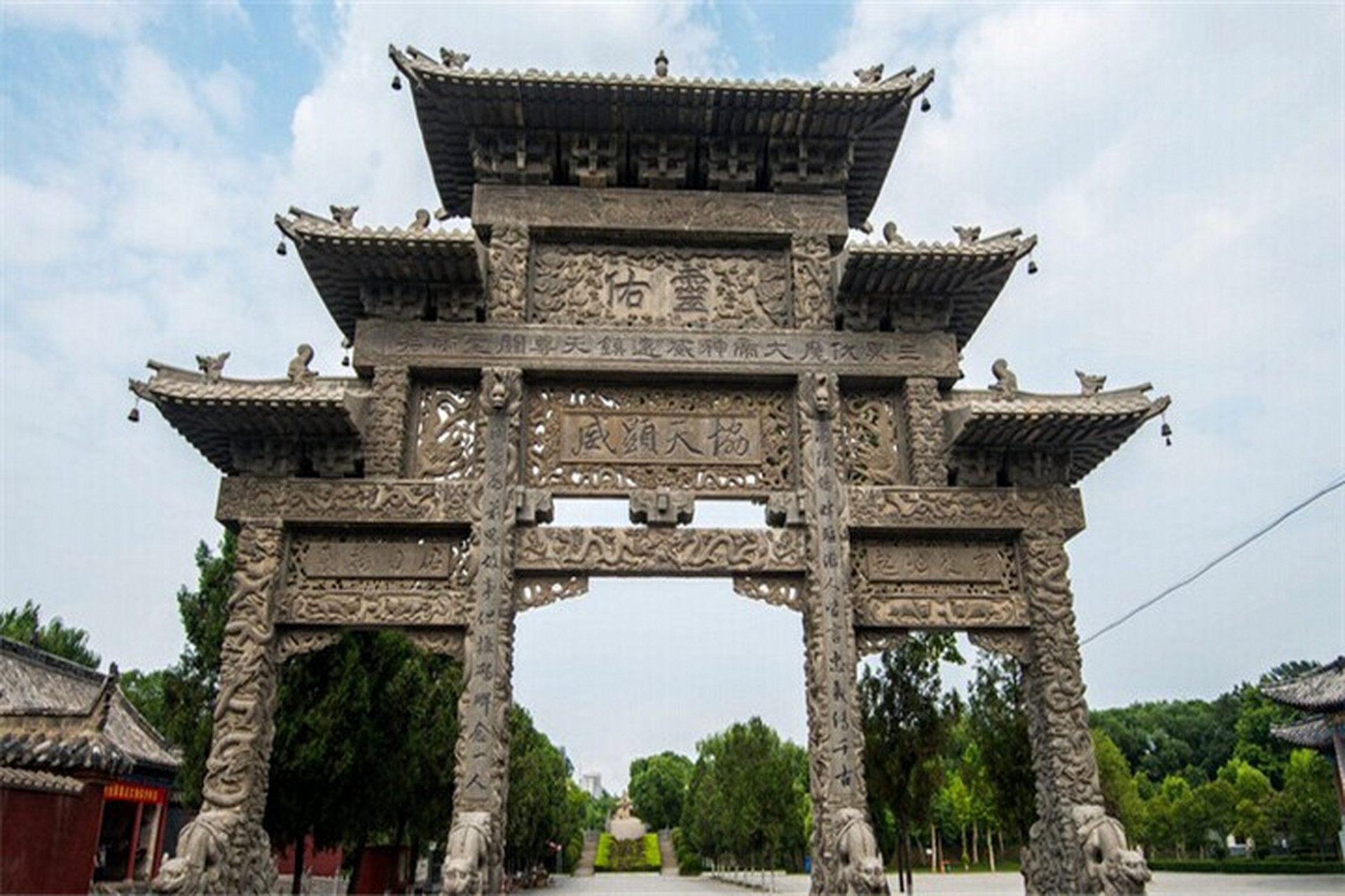 甘肃定西市最美的渭源灞陵桥公园 渭源县灞陵桥公园位于甘肃省的渭源