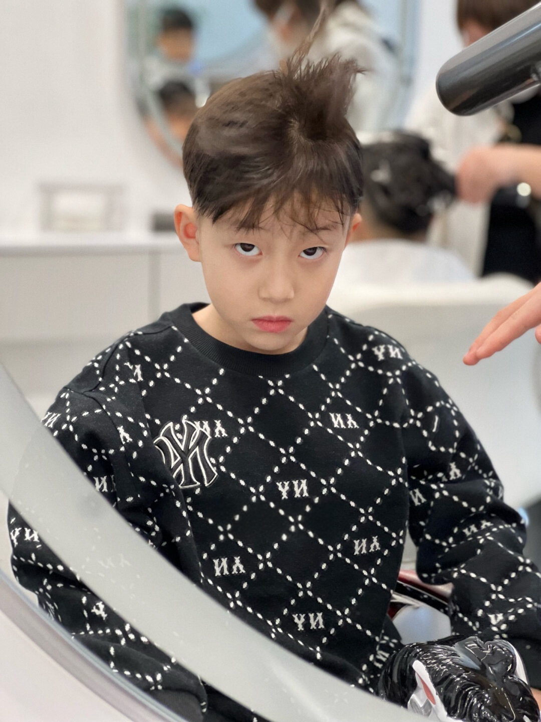 二月二那天记得带着这个发型图去给托尼看让他们帮你打造出完美的