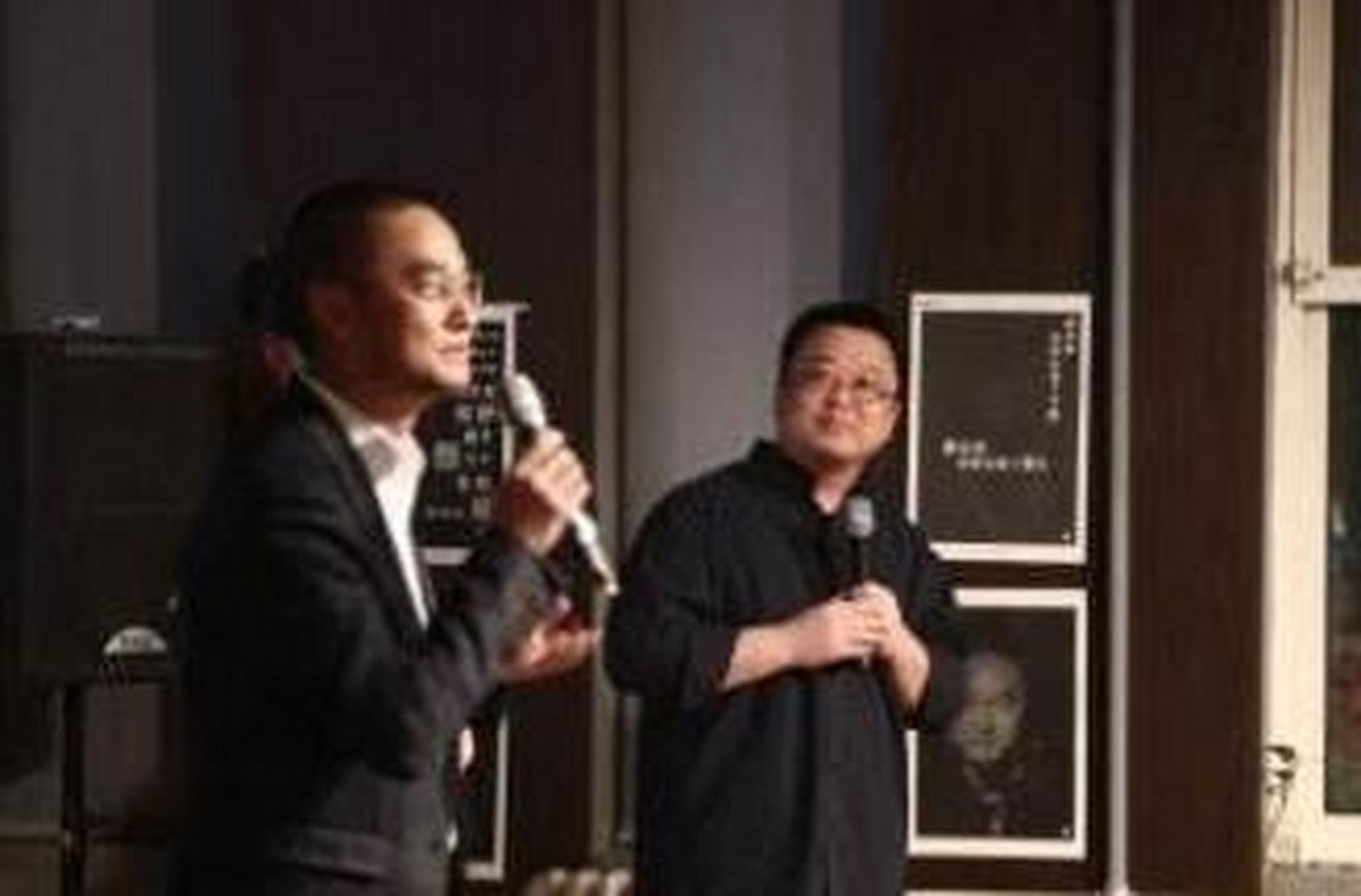 有人问冯唐年过80的老母亲:对于现在年轻人讨论的"内卷"和"躺平",你
