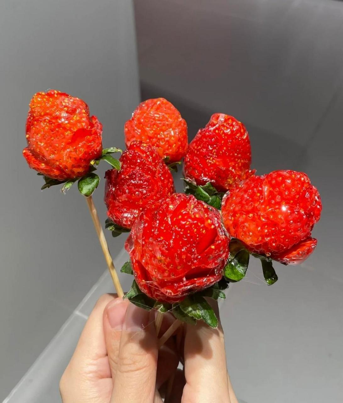 网友:草莓玫瑰花糖葫芦,因为会这个,我在我们小区门口出了名