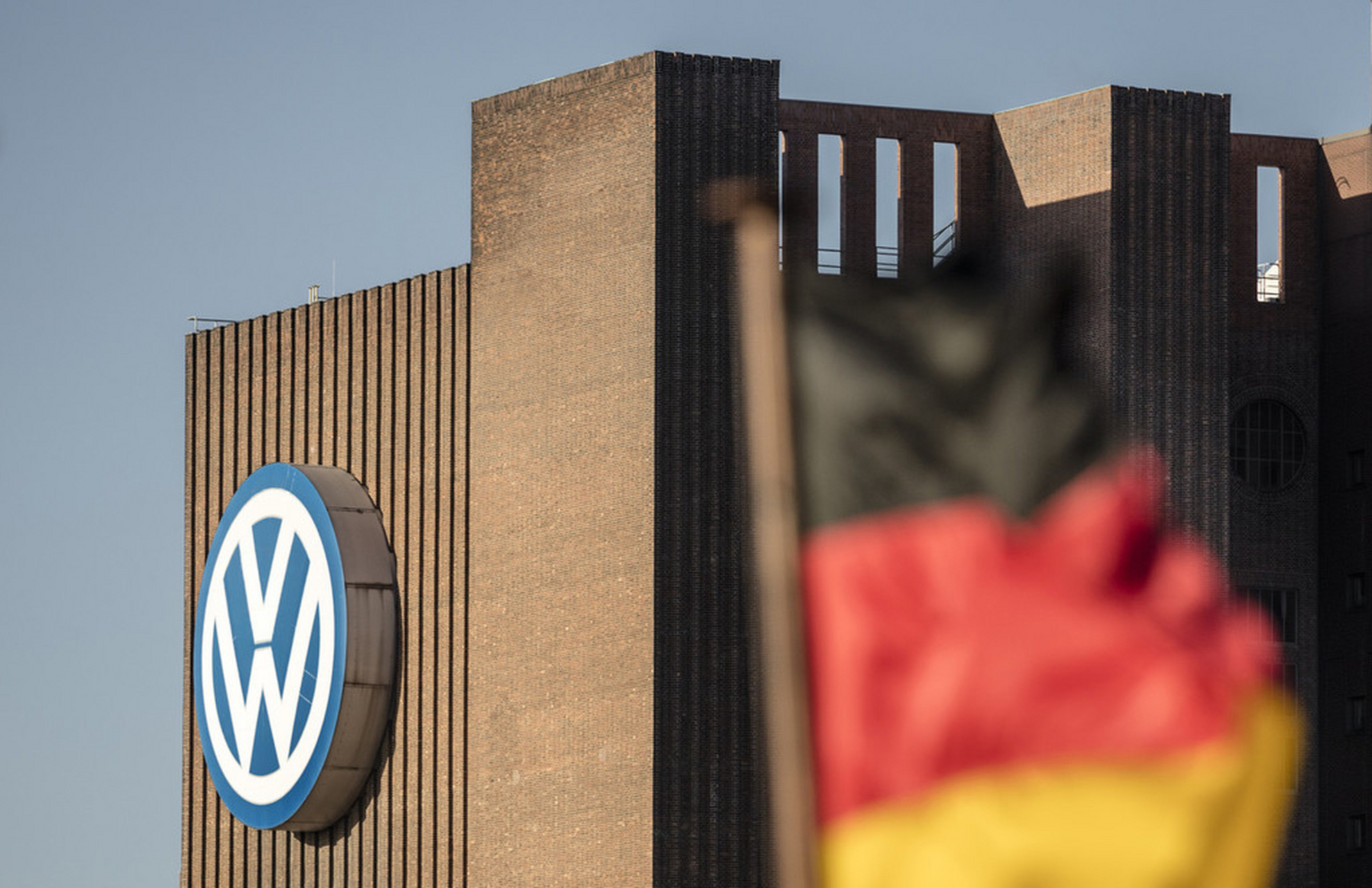 2026年投产统一电池】 据悉,大众汽车集团在西班牙瓦伦西亚地区启动