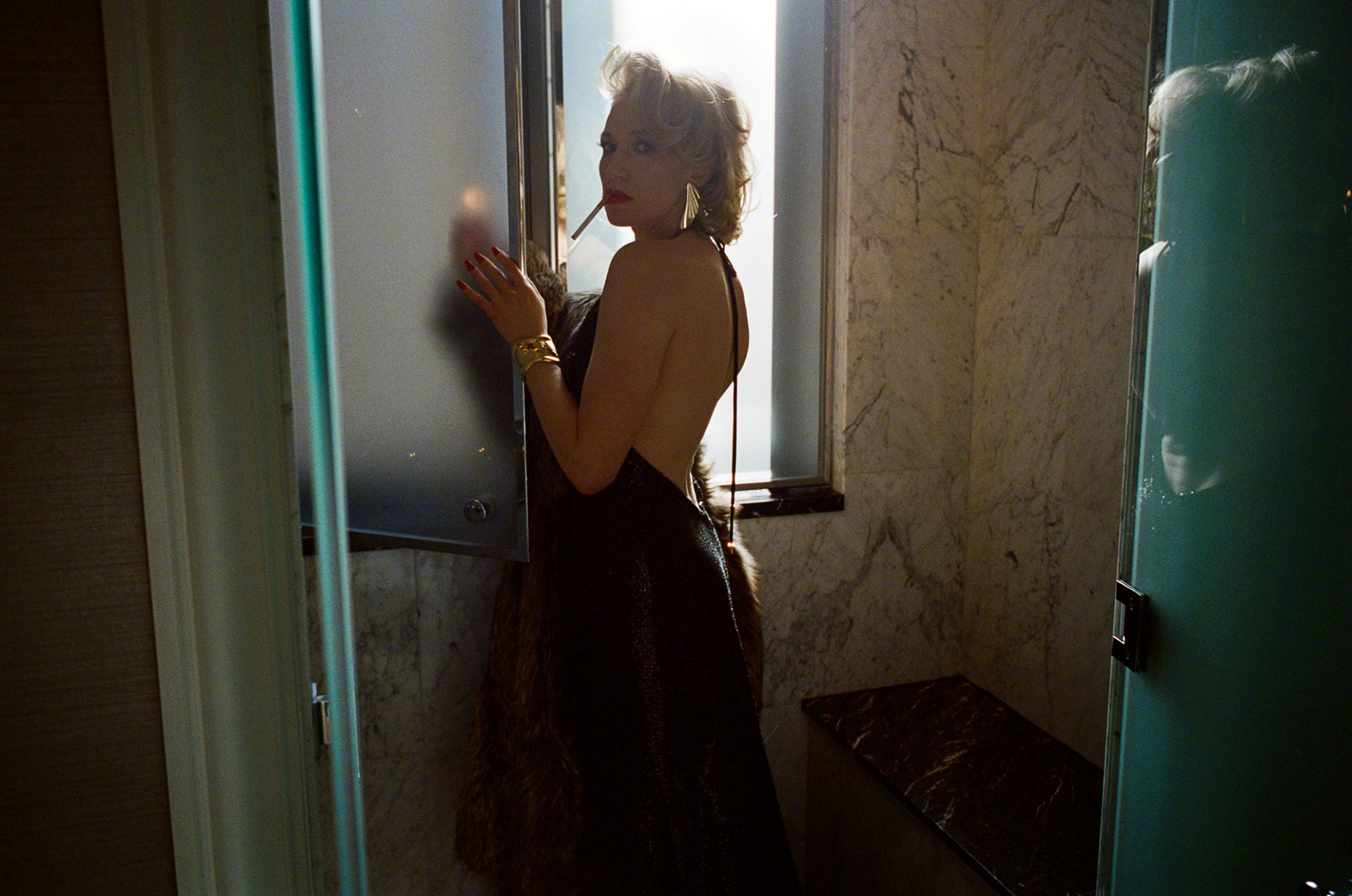 凯莉·库恩最新杂志写真!