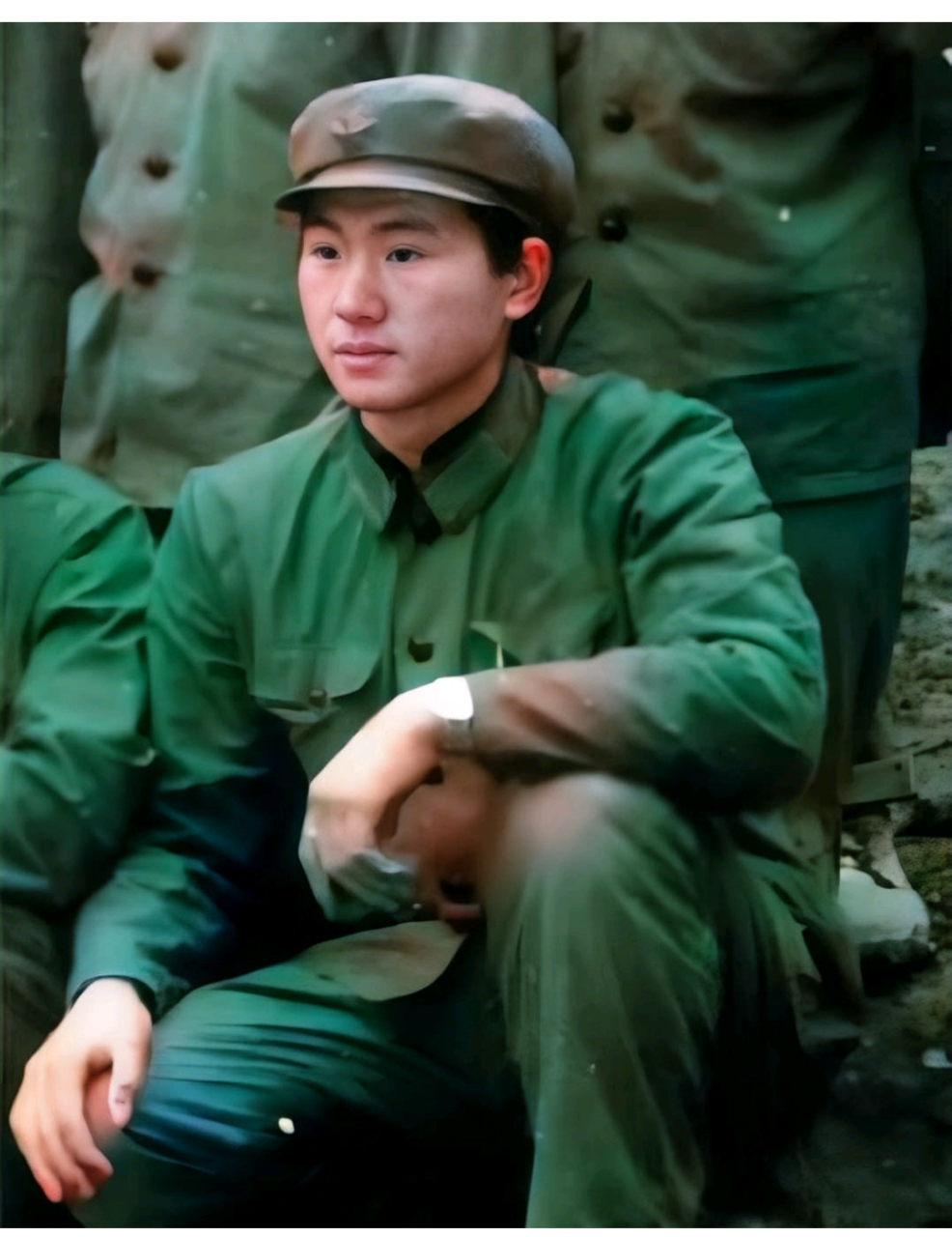 1985年,老山战斗英雄杨启良,独自一人据守阵地,敌人耗费6个小时都攻不