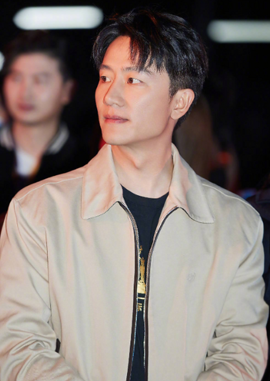 曝王雷改戏黄轩欲辞演《上甘岭》两人因戏份反目大吵  媒体爆料称有个