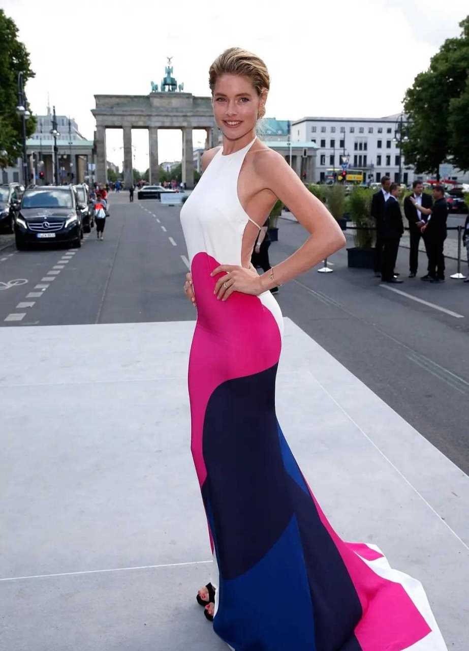 维密天使杜晨·科洛斯,时尚界公认的美女超模.[二哈]