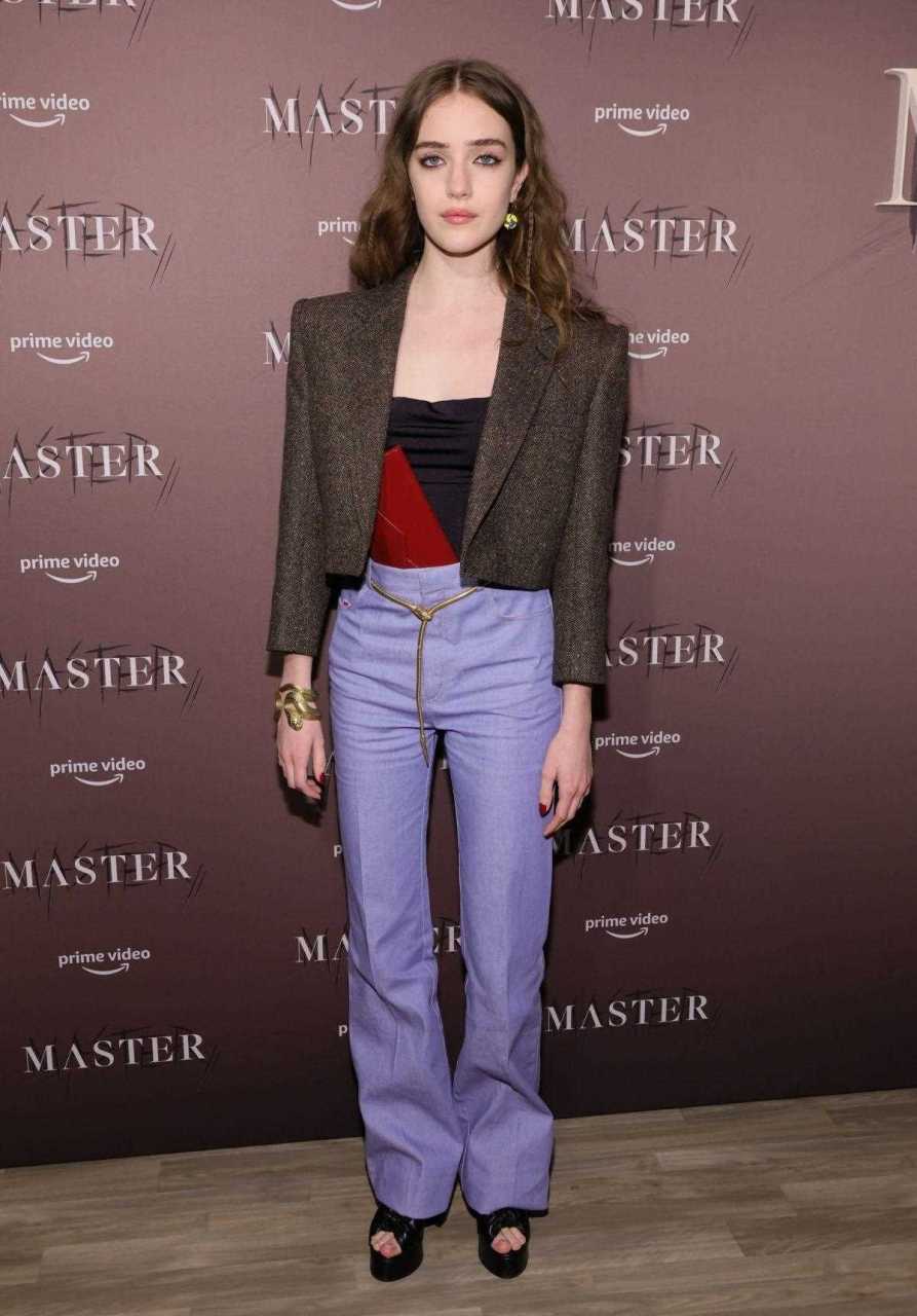 塔莉娅·莱德(talia ryder)亮相《master》首映 造型来自圣罗兰2022