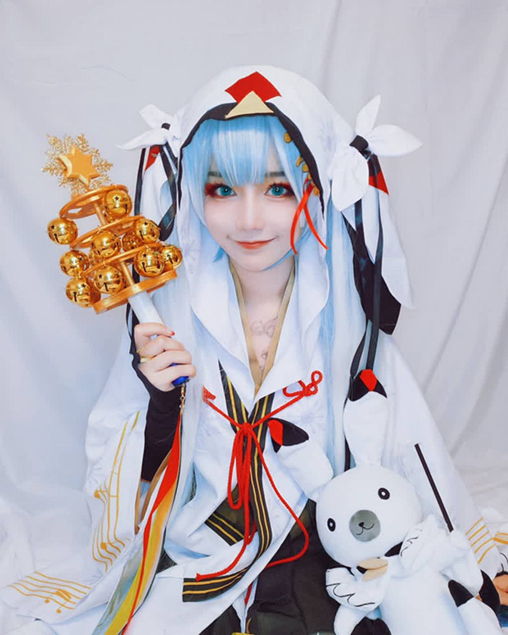 cosshow#一组初音未来冬季特别版《雪未来》(snow miku)造型的自耪照