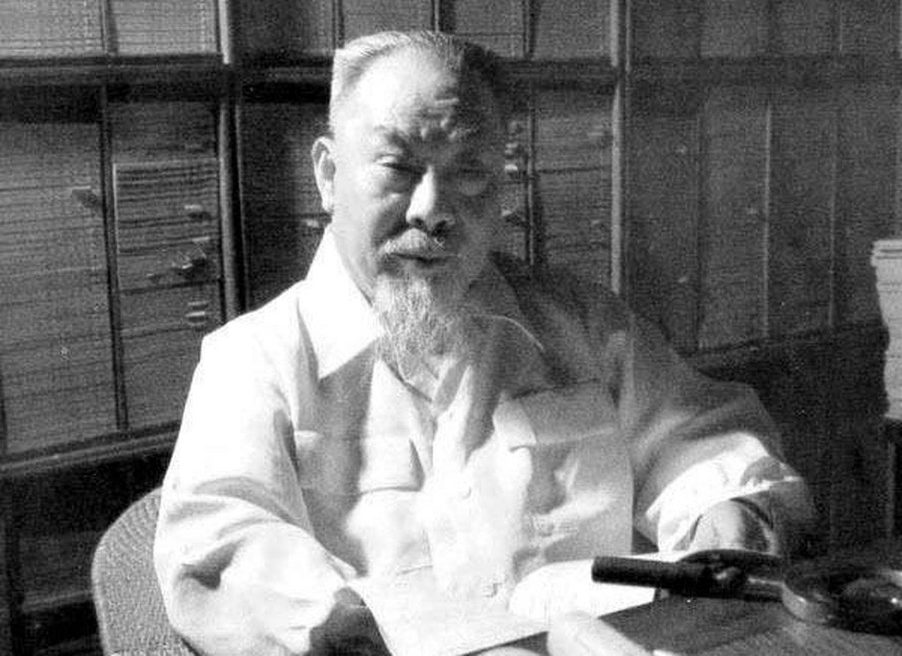 辅仁大学校长陈垣坚决拒绝,为了避免日本人骚扰,还停止开办开学典礼