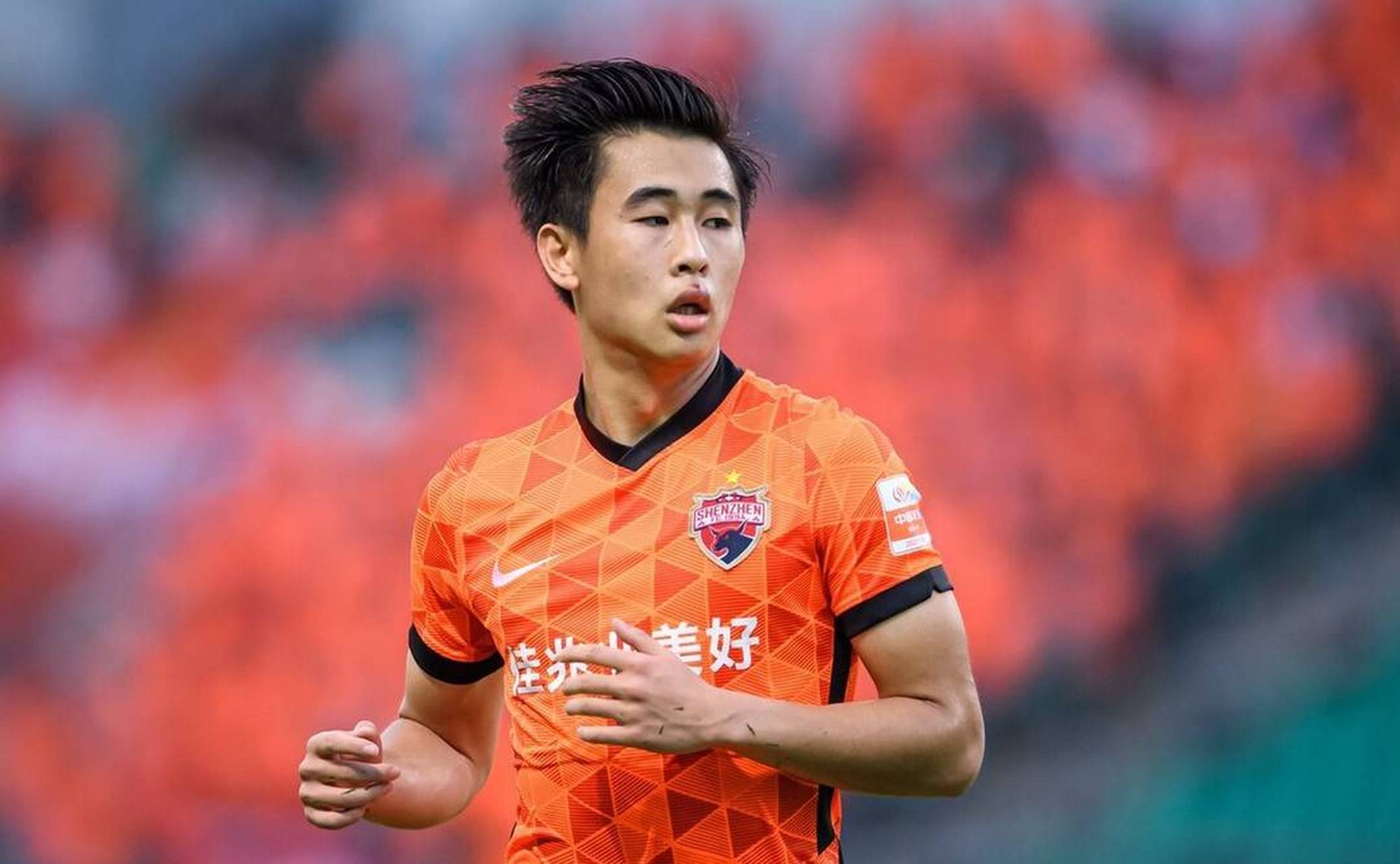 在众多有血缘归化球员中,只有蒋光太和戴伟浚算是比较成功,蒋光太踢过