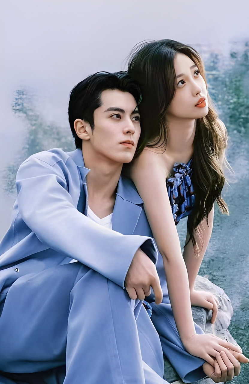 据说虞书欣介入了王鹤棣和女友之间的关系.