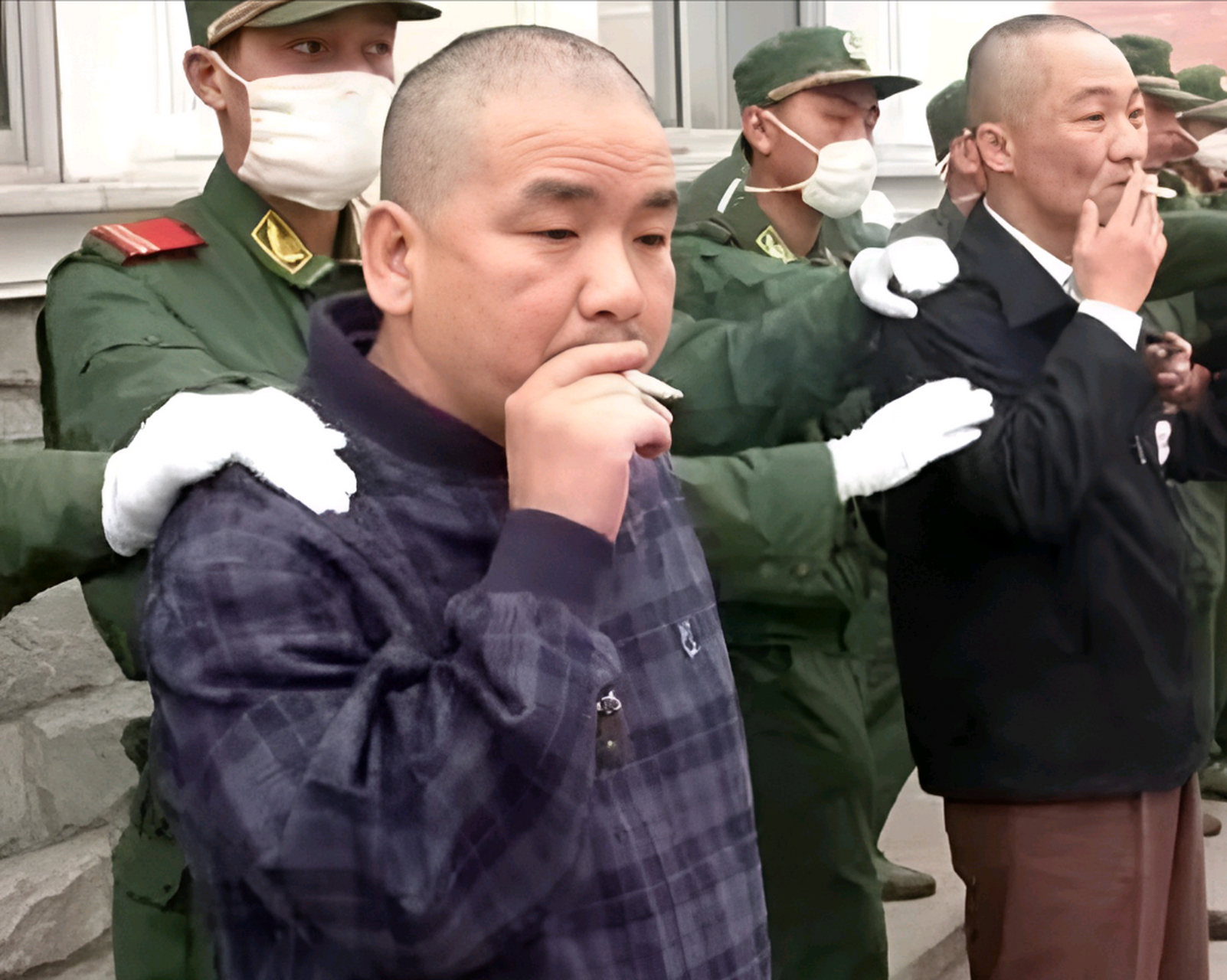 生于陕西安康的他,早年跟随家人来到许昌,性格顽