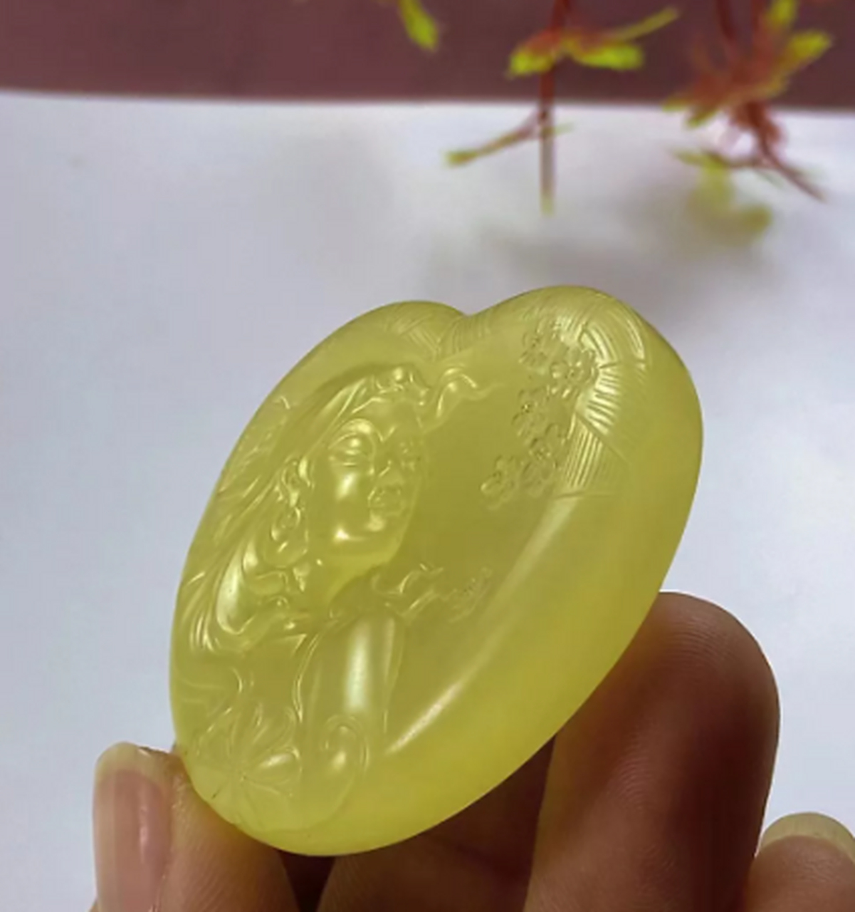 点击头像看直播##和田玉# 和田玉若羌鸡油黄黄口料心形,老坑料,玉质