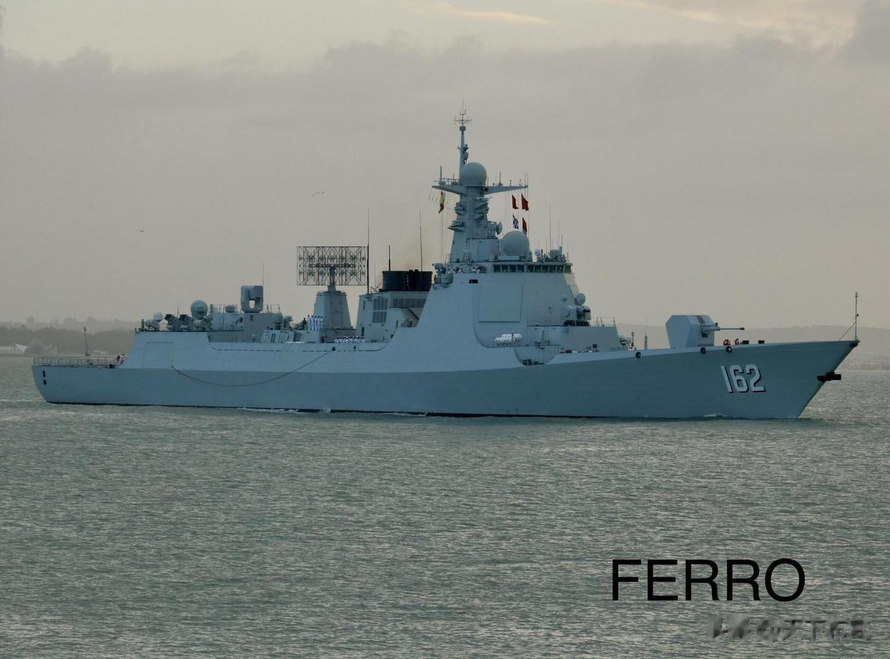 没想到啊,原来我国第43批亚丁湾护航编队(052d"南宁舰"舰,054a护卫舰"