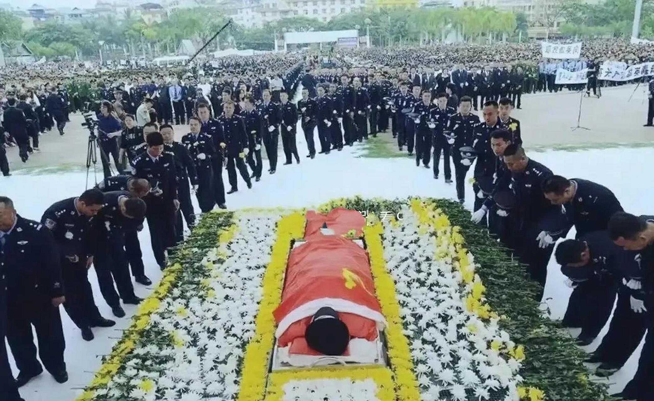 领动计划# 缉毒警察在被毒枭抓住后,遭受了剥皮碎骨的酷刑45个小时