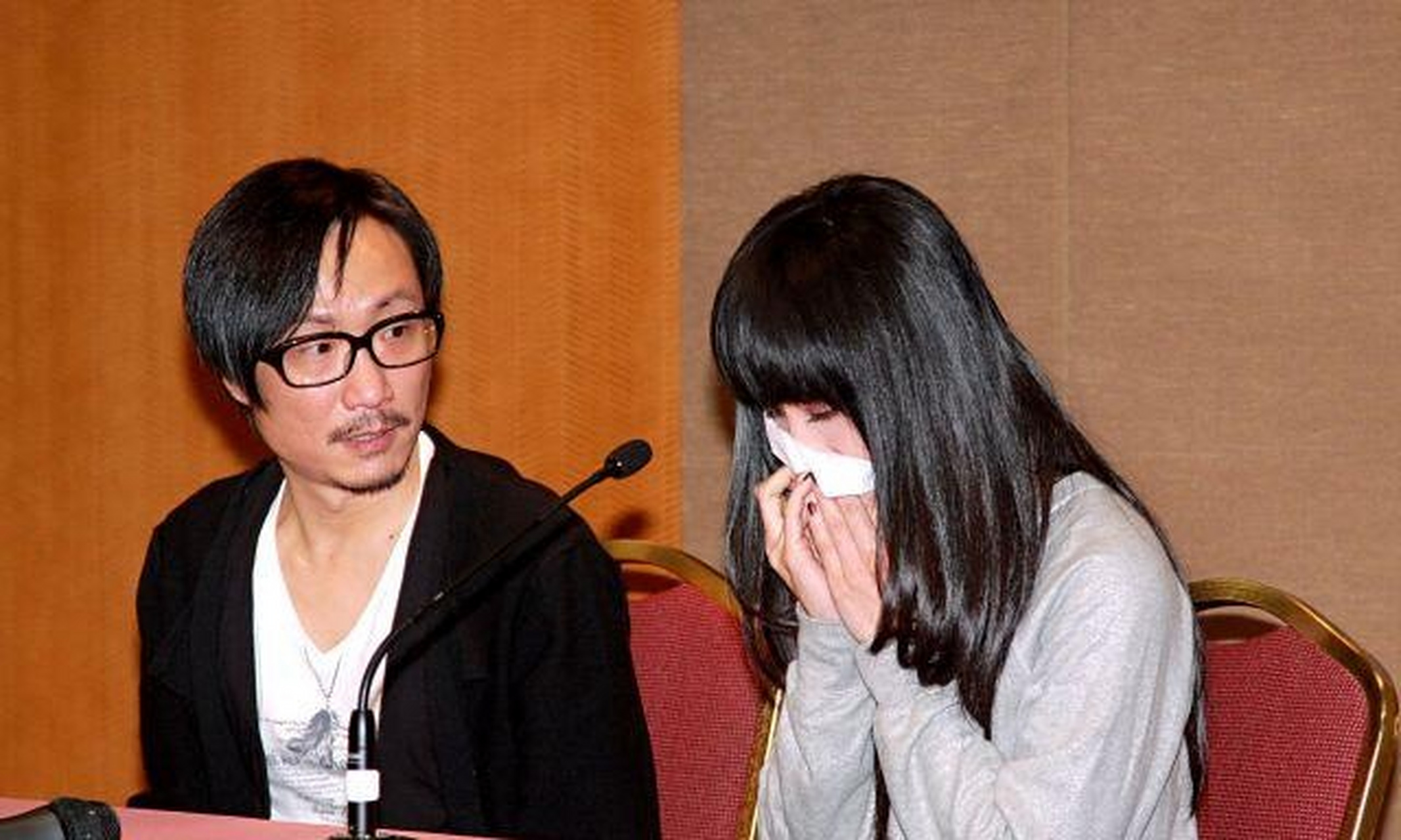 而传闻中朱一龙的妻子徐子宣,本命郭啸,32岁,甘肃人.