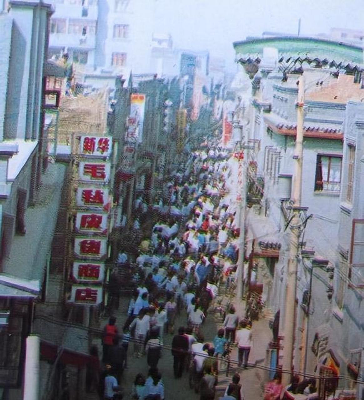 80年代天津老照片:本溪路影院,河北大街,估衣街,海河游乐场