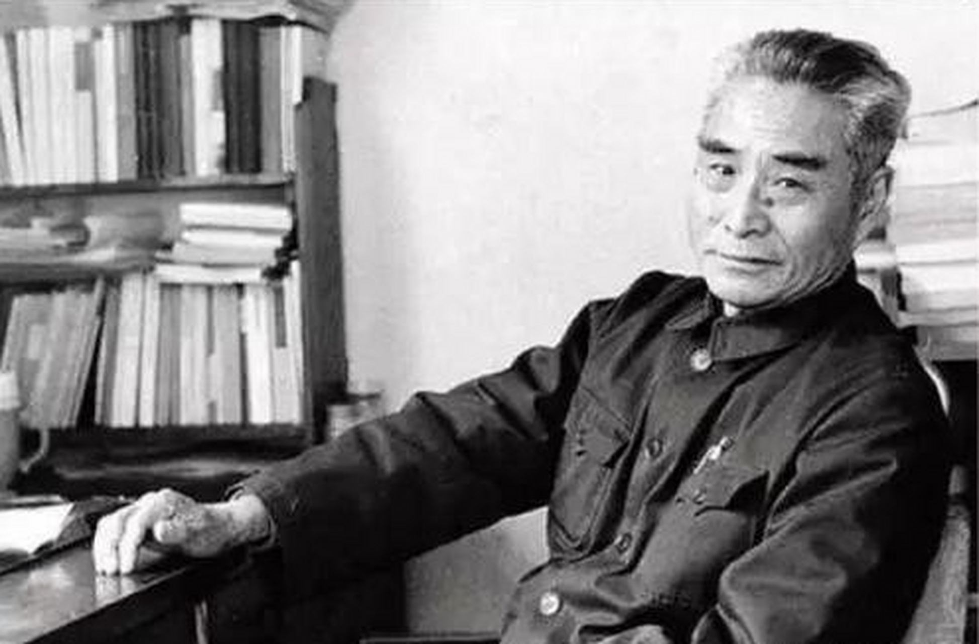 抗战时期,国军一线部队的伙食标准是每天24两米(16两旧秤,也就是1斤半