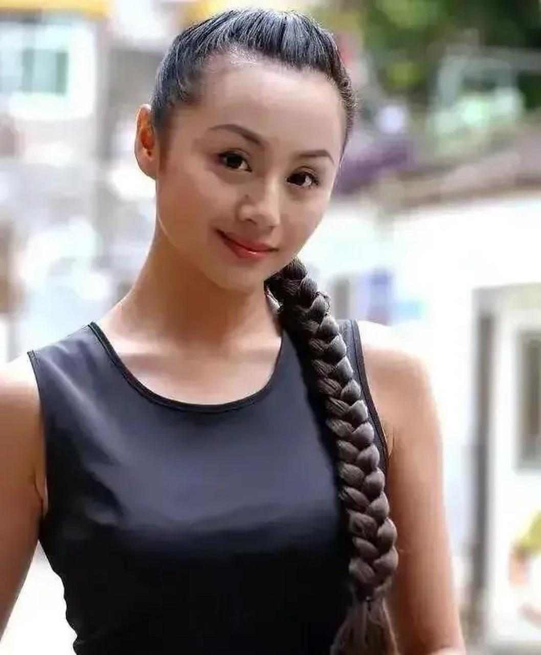 00后们可能并没有听说过曹颖的名字,但90后,80后对她一定很熟悉.