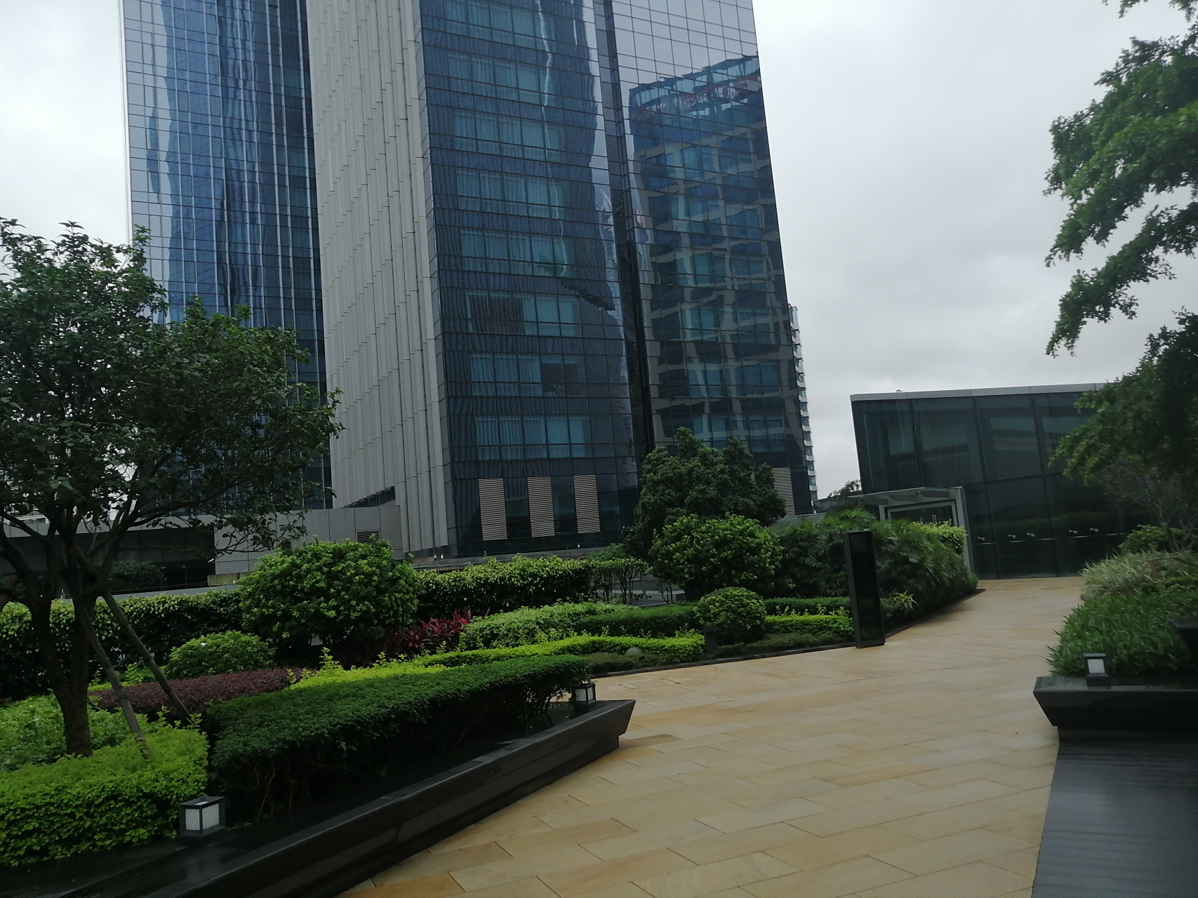 天盈广场东塔 这里是广州天河区珠江新城的天盈广场东塔的空中花园