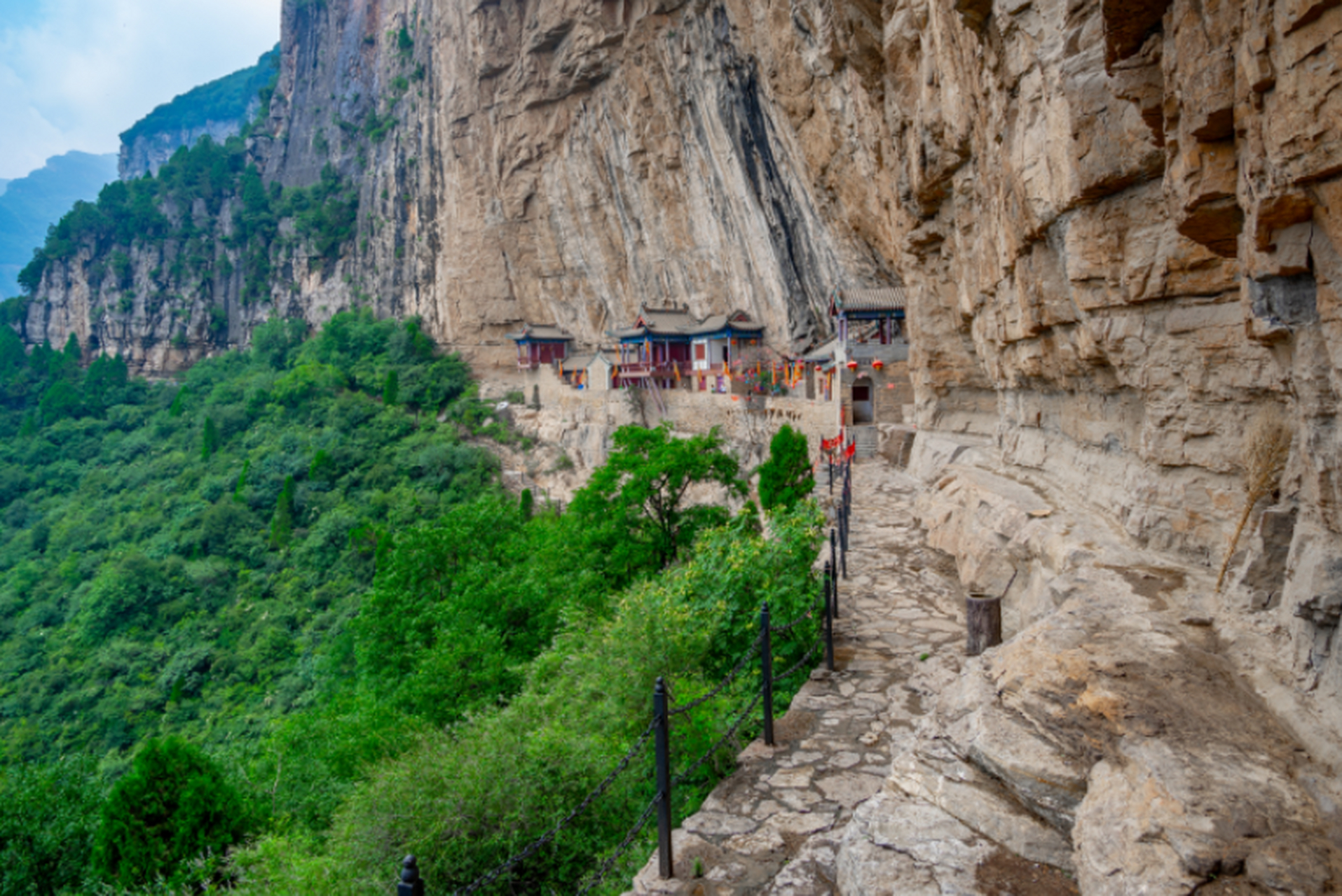 云丘山是山西省的一座著名风景区,以其壮观的自然风光和悠久的历史