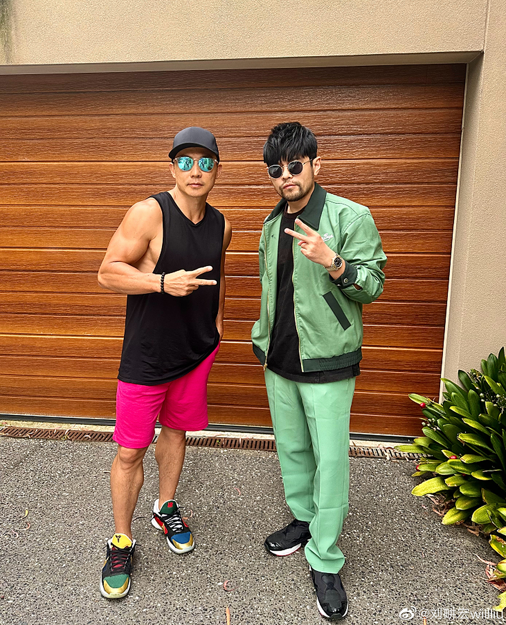 刘畊宏身高:178cm 故,杰伦的身高目测也不会低于1.78米,接近1.