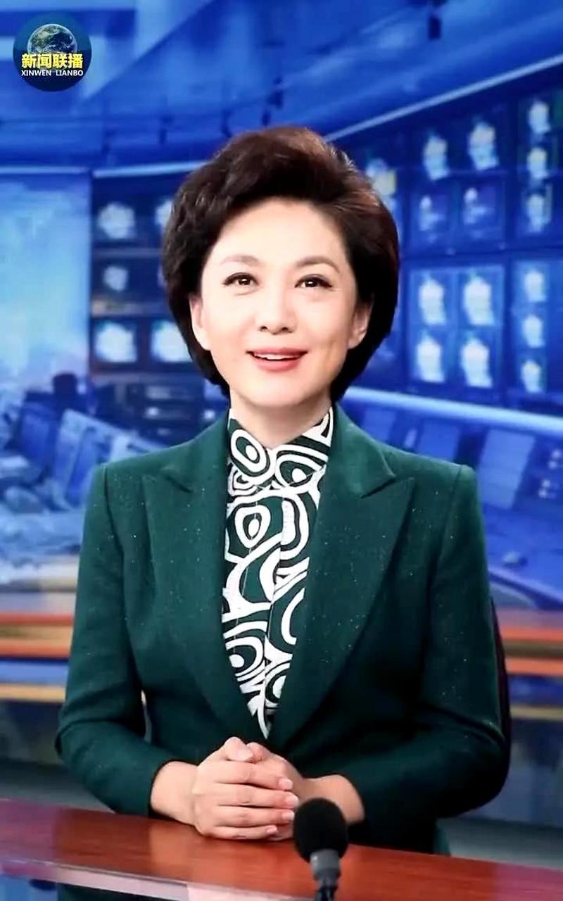 中央一台新闻联播主持人名单照片(中央一台新闻联播主持人名单照片大全)