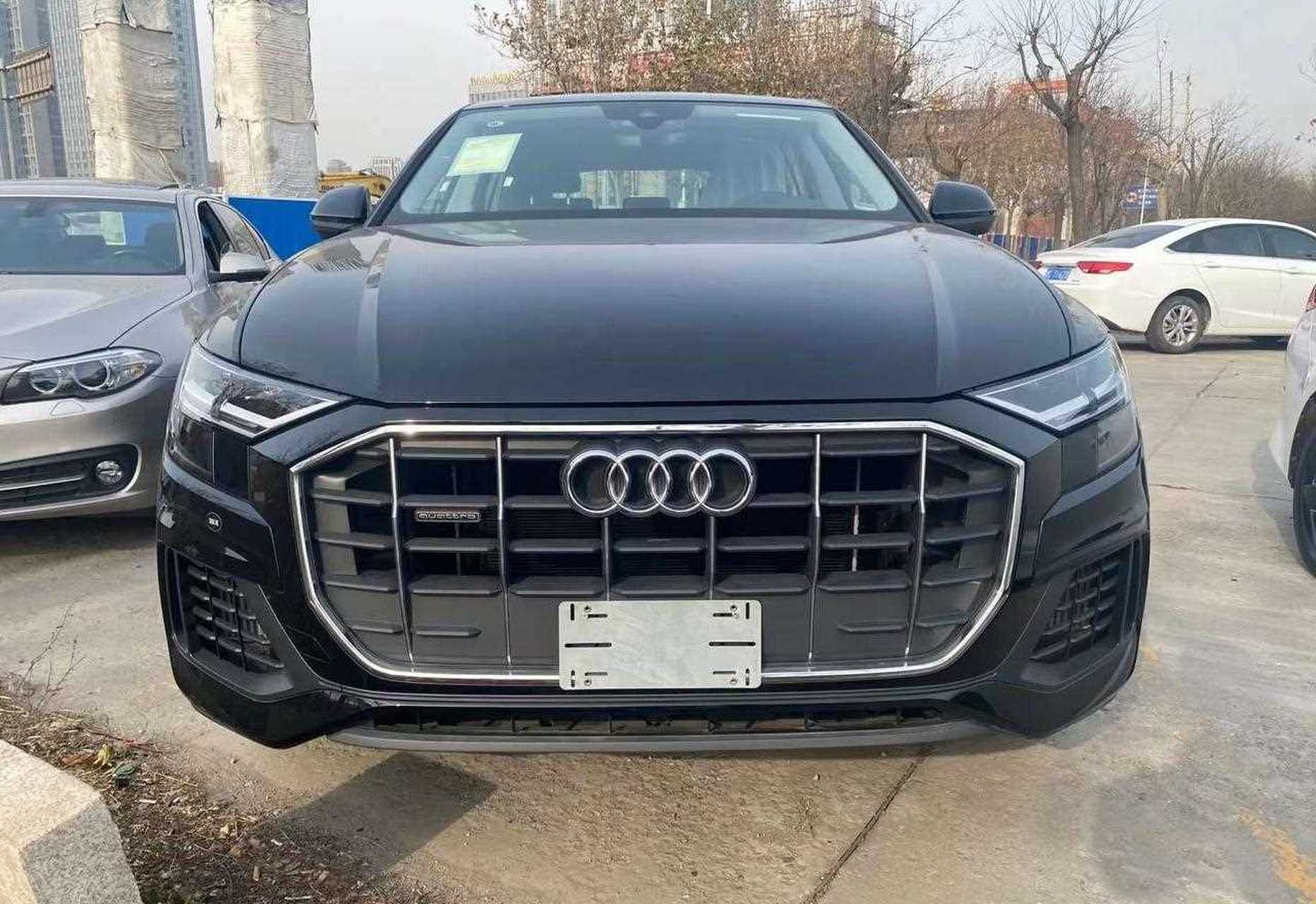 60多万的平行进口版奥迪q8,是的,没啥人敢进q7了,奥迪在平行进口车