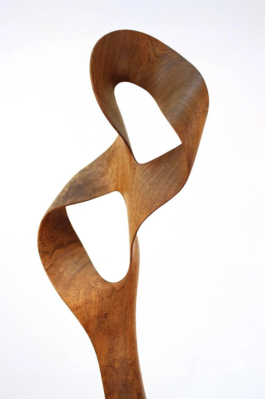 双莫比乌斯带抽象木雕