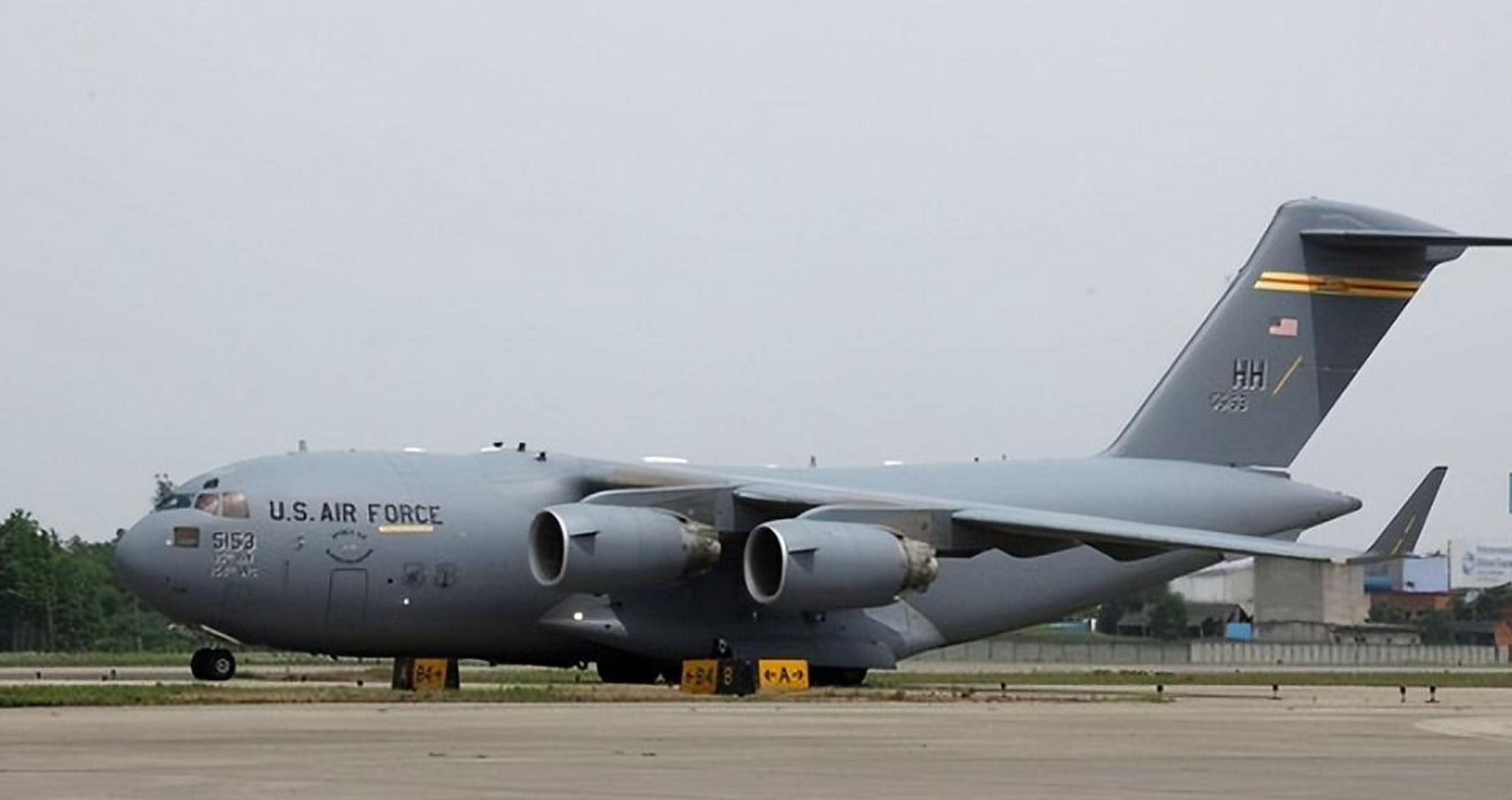 运-20时隔半年再返欧洲,我国用行动打破质疑,拜登哑