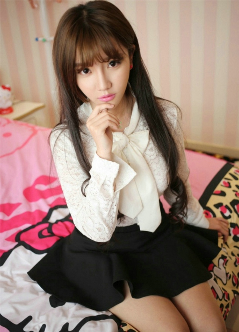 爱蜜社漂亮美眉sugar小甜心cc性感蕾丝吊带睡衣美图