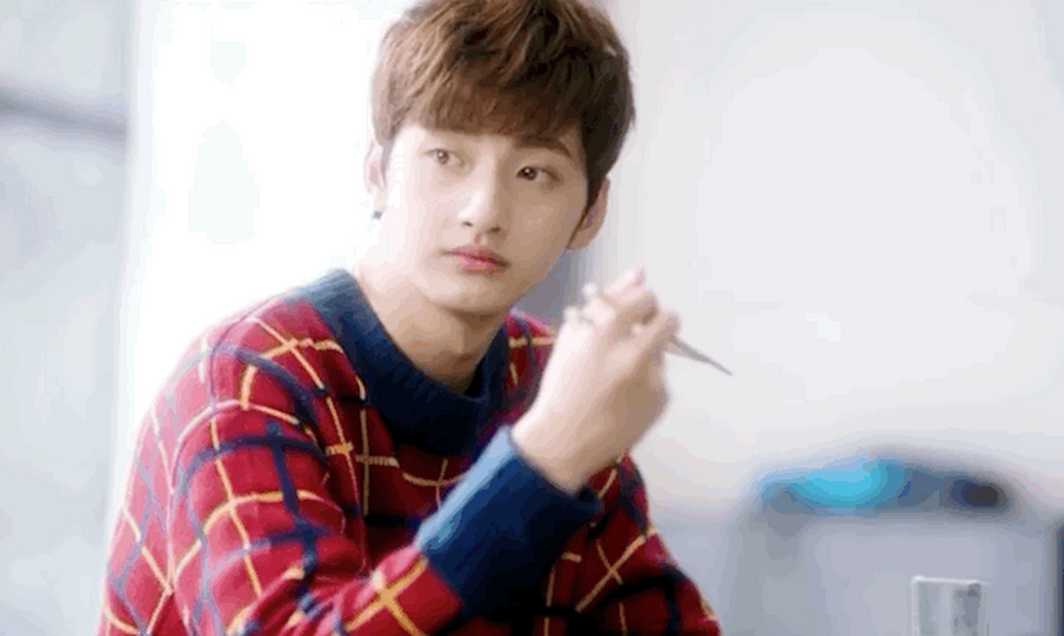 刘特,因为身高出众,颜值帅气,小小年纪就演过不少偶像剧,之前也参加过