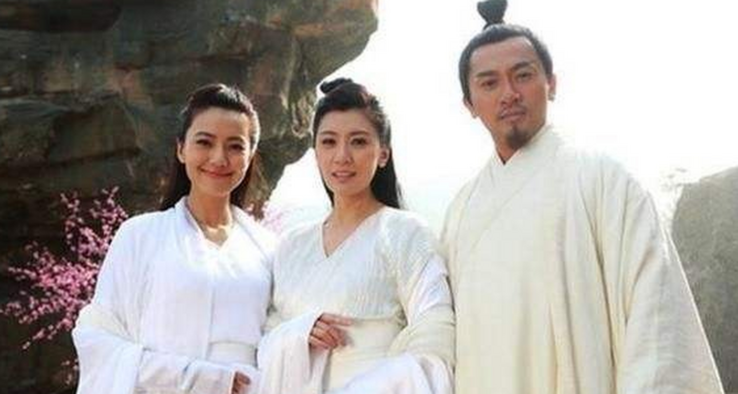 李秋水在与无崖子分手以后,就前往西夏,进而成为西夏王妃.