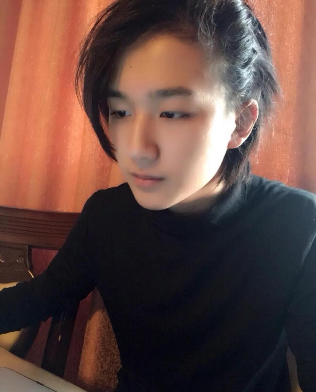 变形记走出来的少年李宏毅太美了!真的是从小帅到大