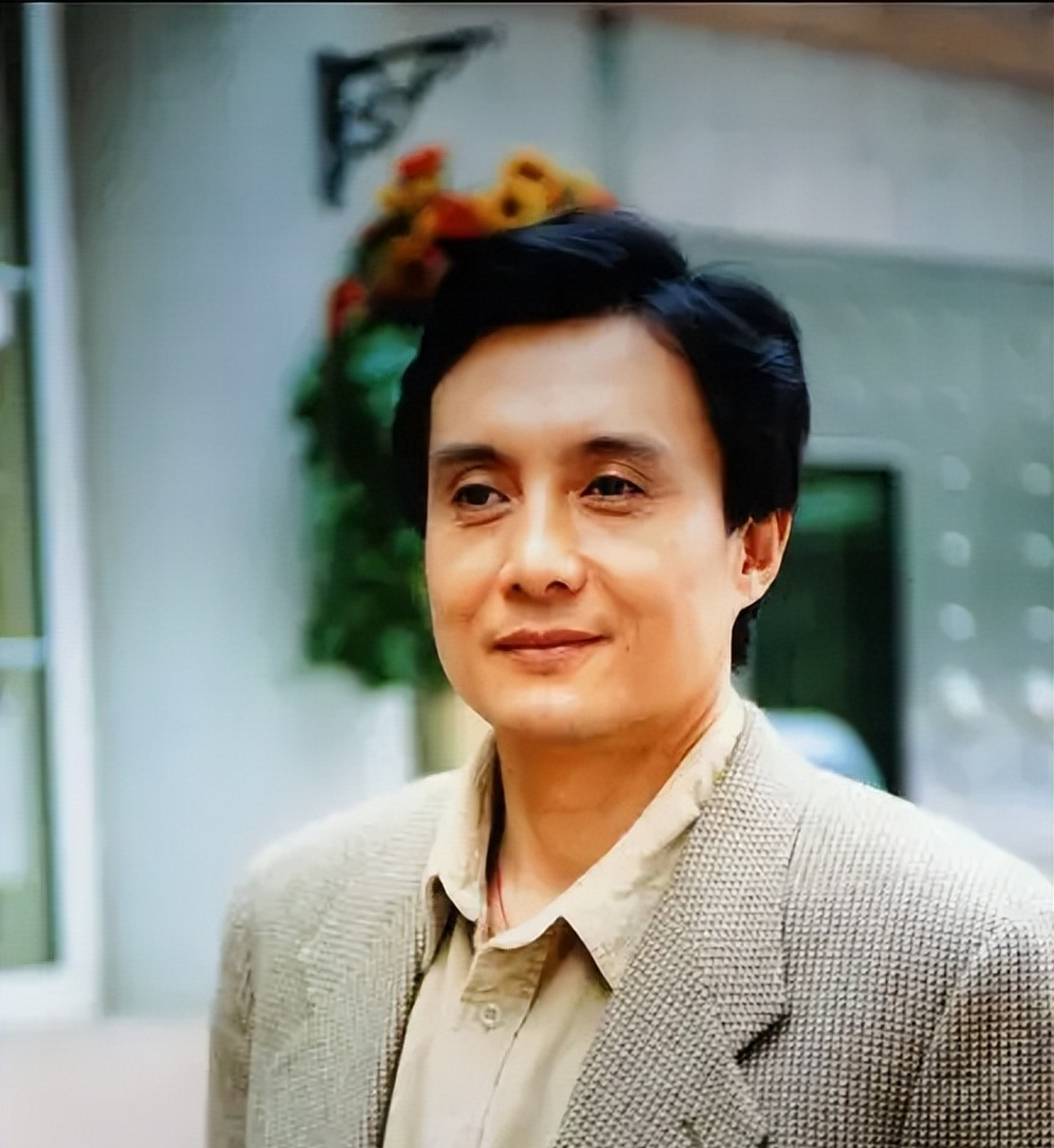"白龙马"王伯昭曾被谢霆锋殴打住院,退圈后靠卖卤肉为生