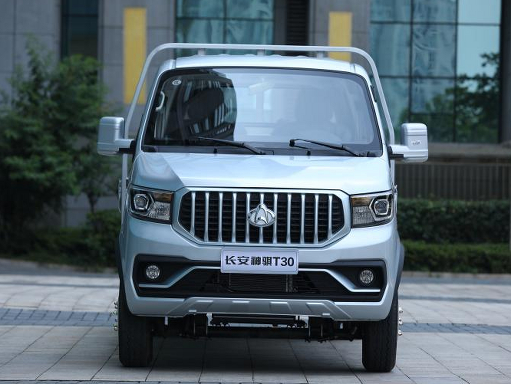 新款长安神骐t30上市,售价5.44万元起.其中燃油版售价区间5.44-5.