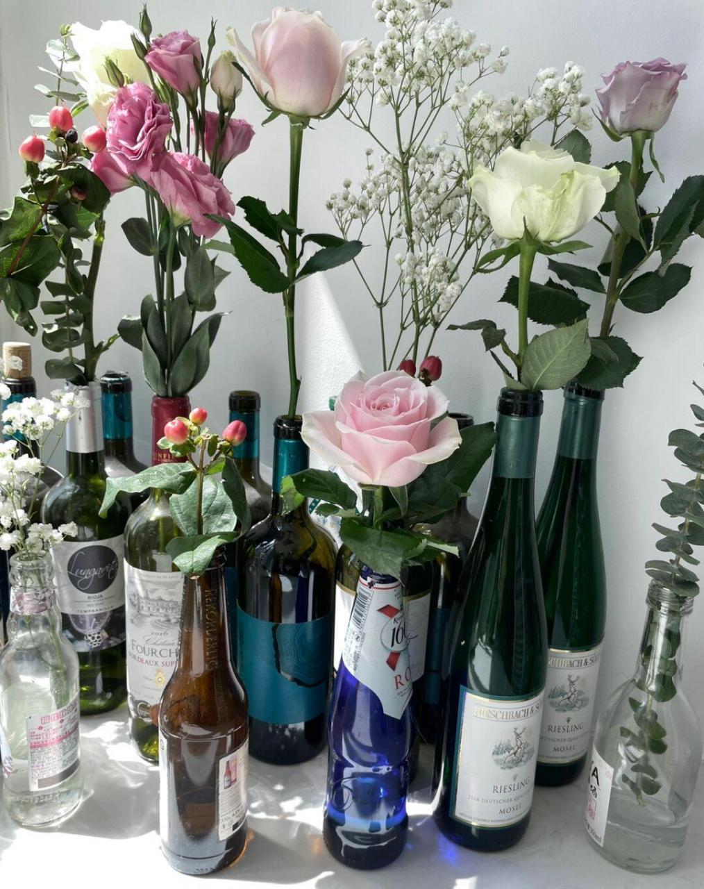 酒瓶插花 [照相机] 一些 的角落 一些喝完没扔的酒瓶再利用 在家感受