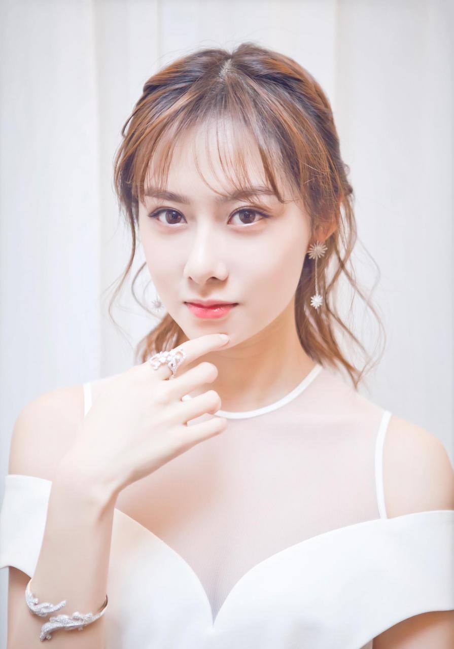 曹曦月:凹凸感迷人!