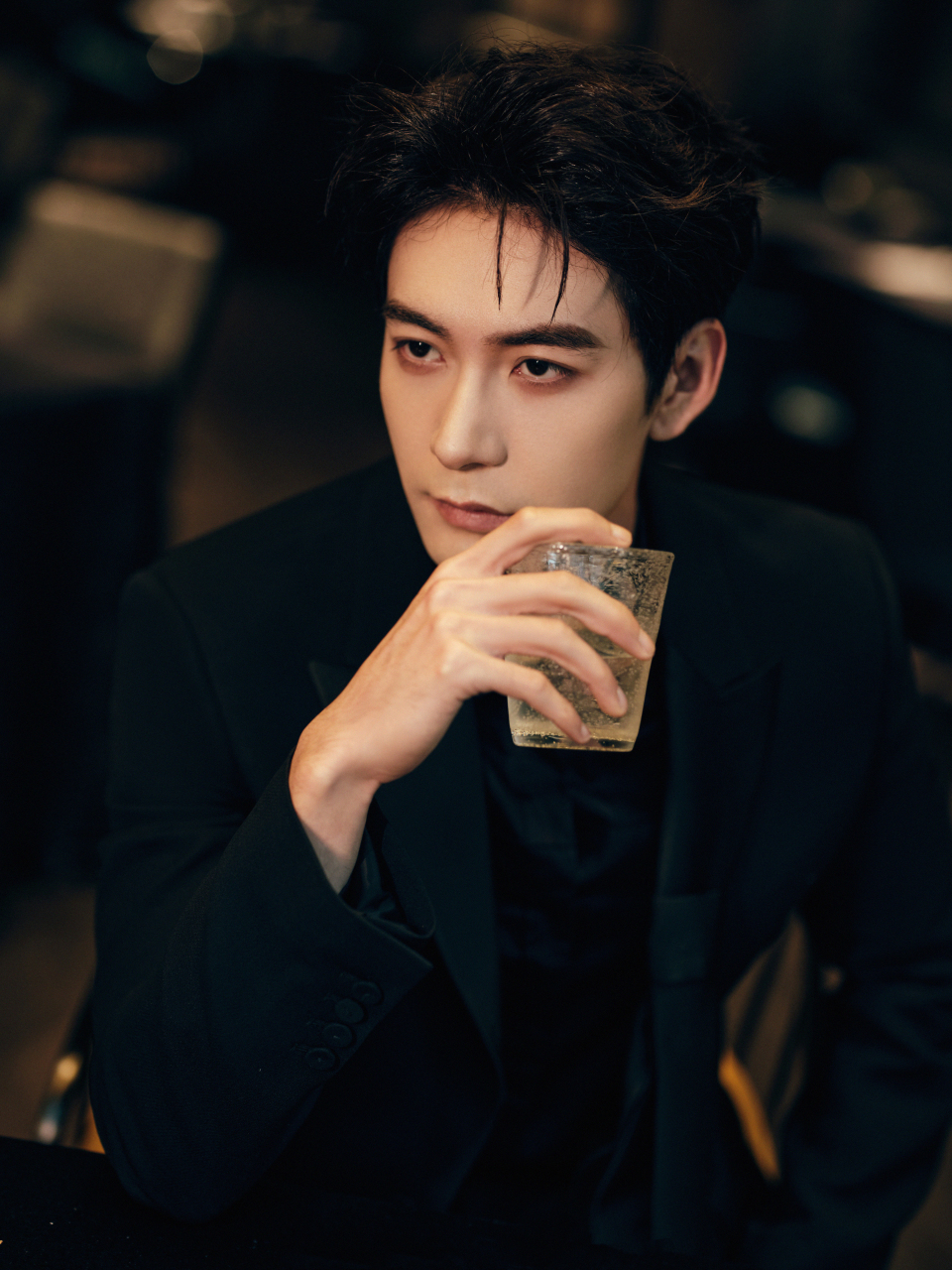 陈星旭最新写真大片,品鉴一下!  #陈星旭# #冬天最佳打开方式