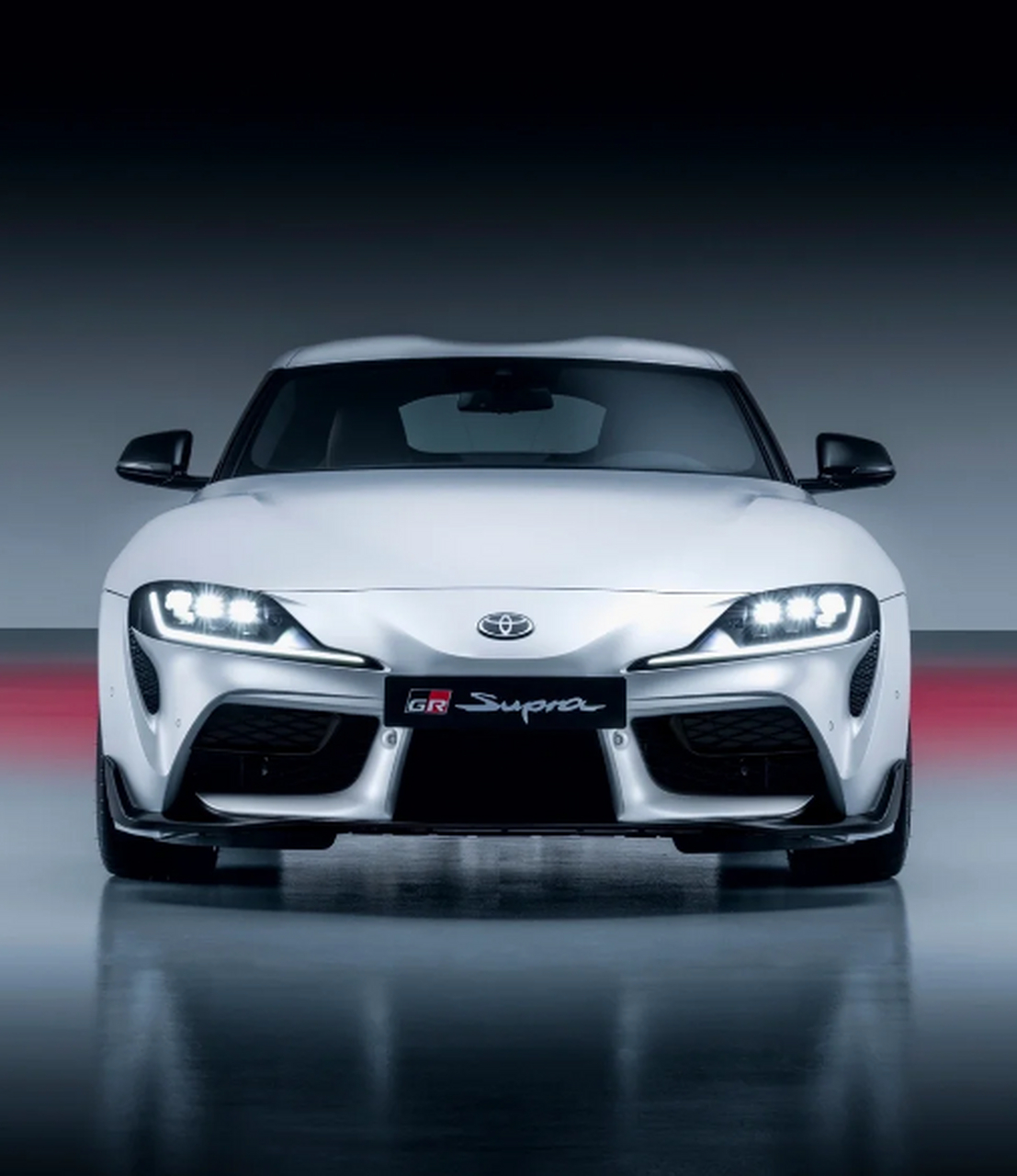 朋友们,给你们介绍一款丰田supra跑车,售价49.6w起,性价比超高!