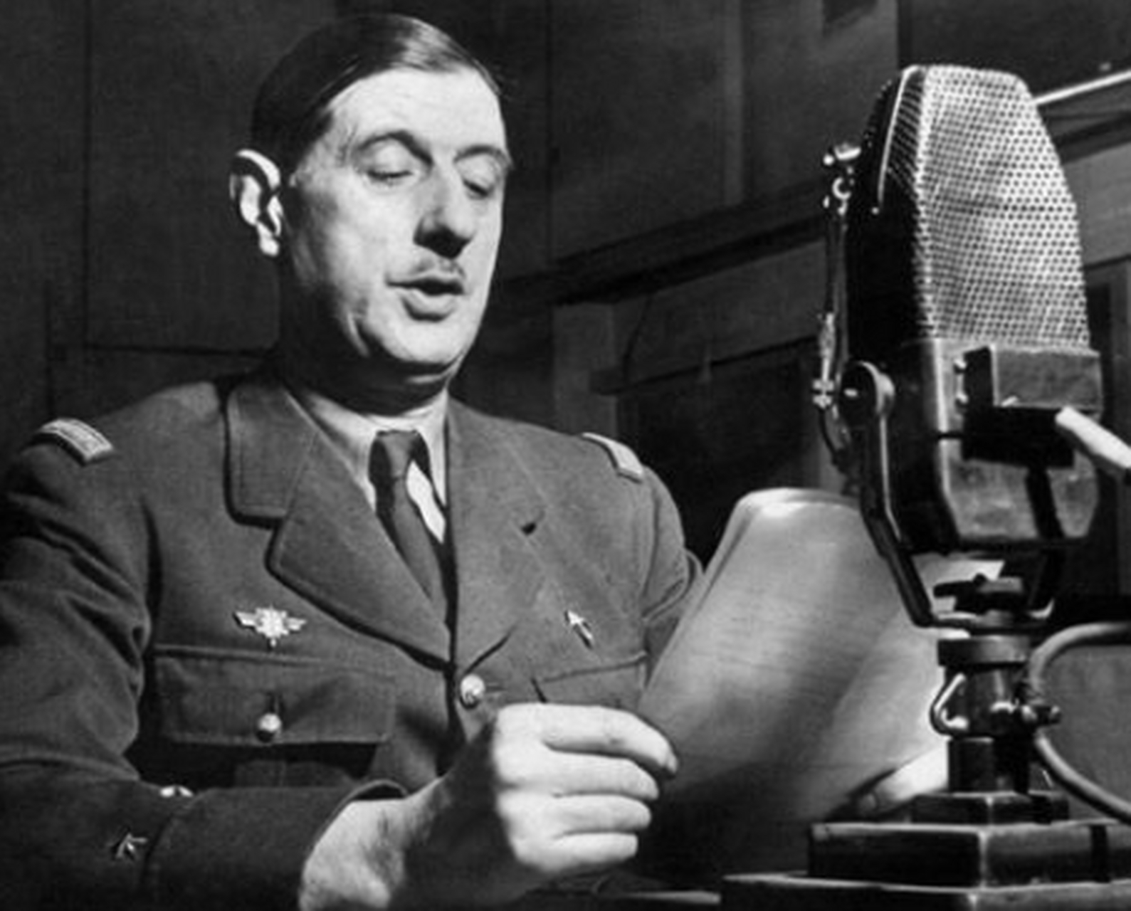 戴高乐生于法国北部诺尔省的里尔,1912年毕业于圣西尔陆军学校.