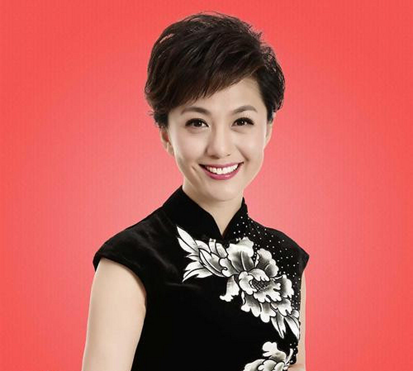 5月12日,海霞以中央广播电视总台总编室播音员主持人管理中心副主任的