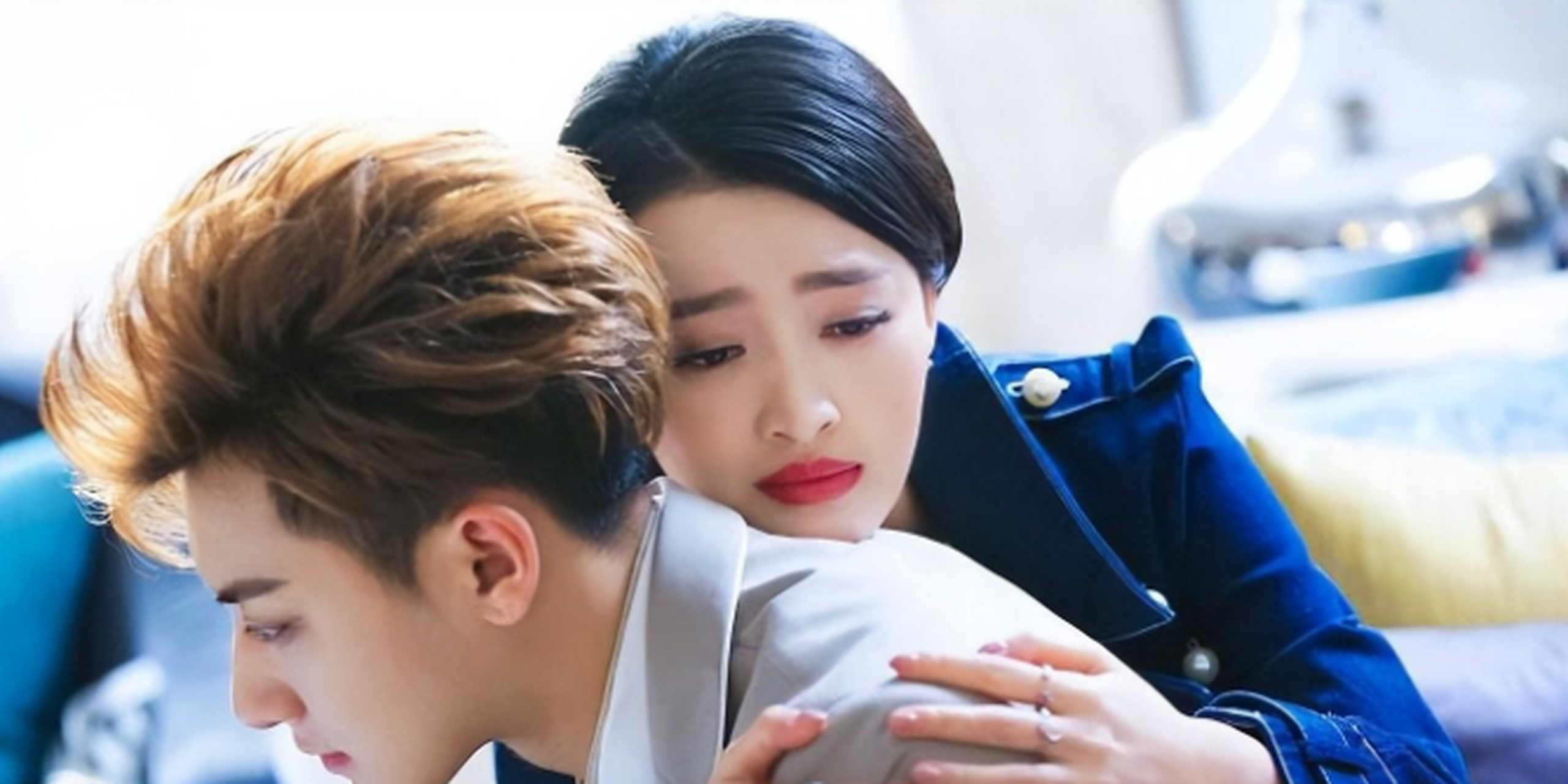 黄子韬与杨幂主演的《谈判官》,可以说是被骂的非常全面,从演员的演技