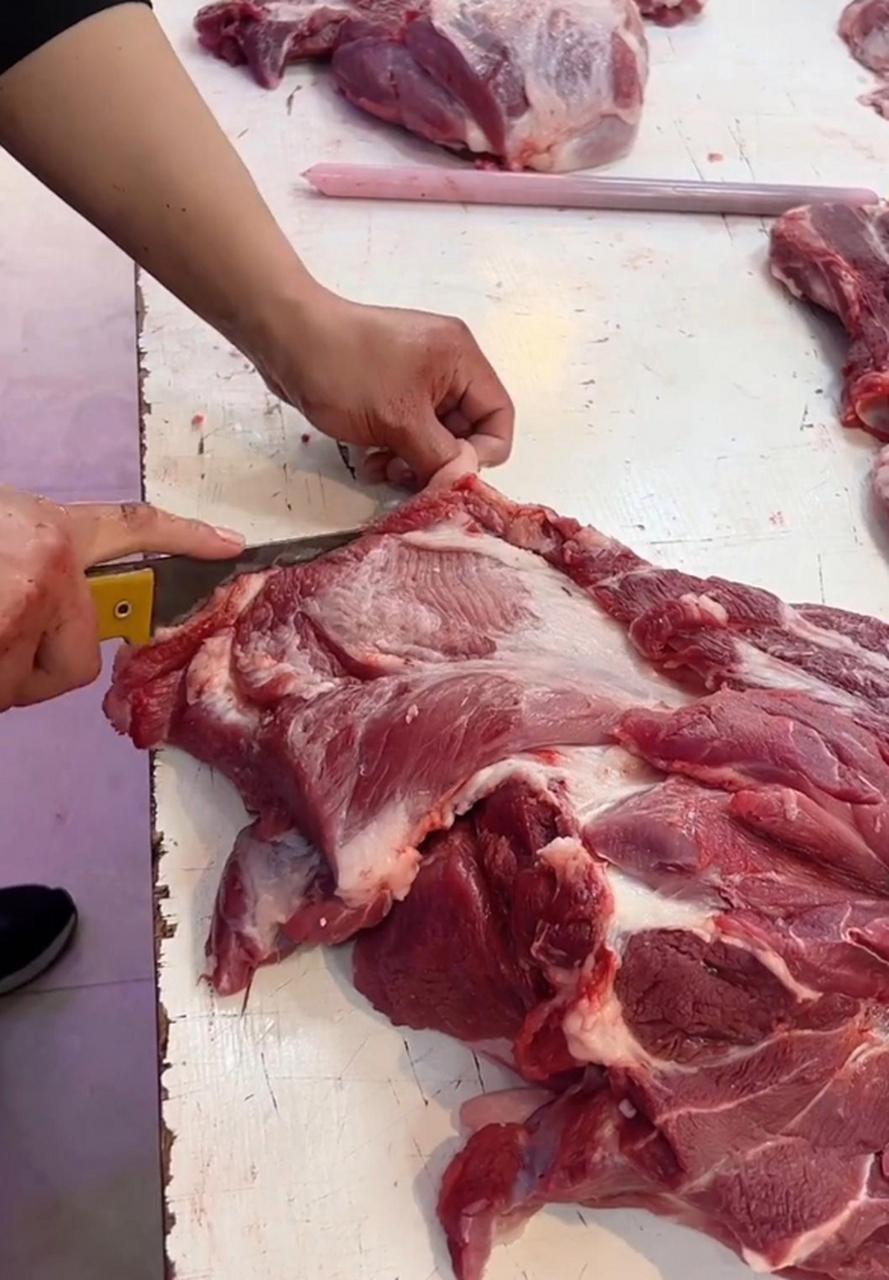 这肉看着真不错,好久没吃过这样的新鲜肉了!