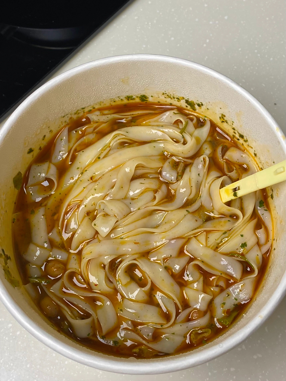 在小红书跟风买的麻辣牛肉河粉! 够麻够辣!