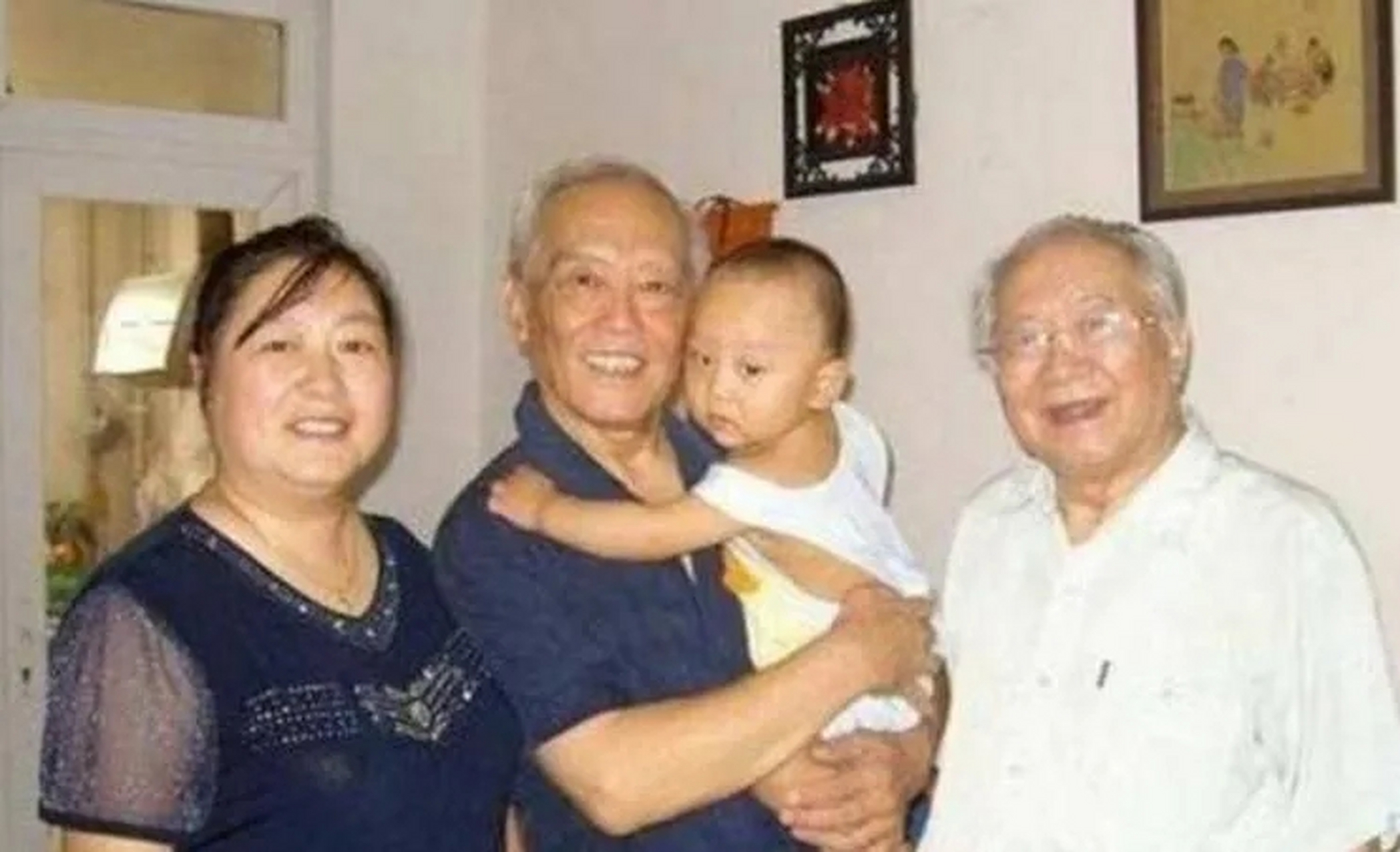 马晓琴性格泼辣,直爽,她把季承的生活起居照顾的很好