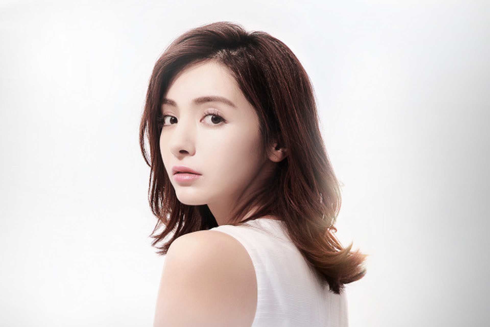 张雪迎,秦俊杰,黄圣池,陈欣予主演的多次翻拍剧《泡沫之夏》,反响一般