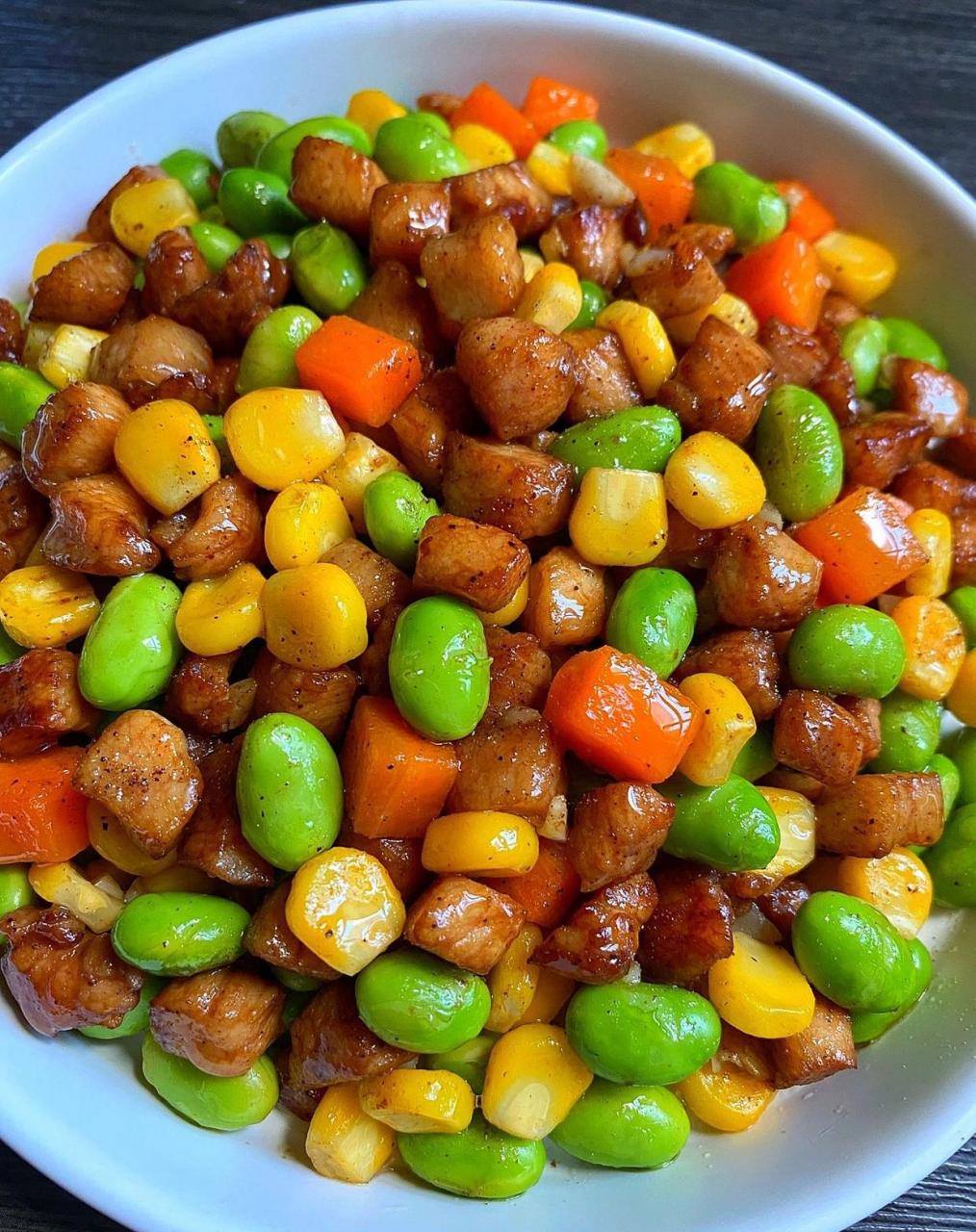 三色炒肉丁 超级下饭的家常菜美食日常  #奇趣美食嘉年华