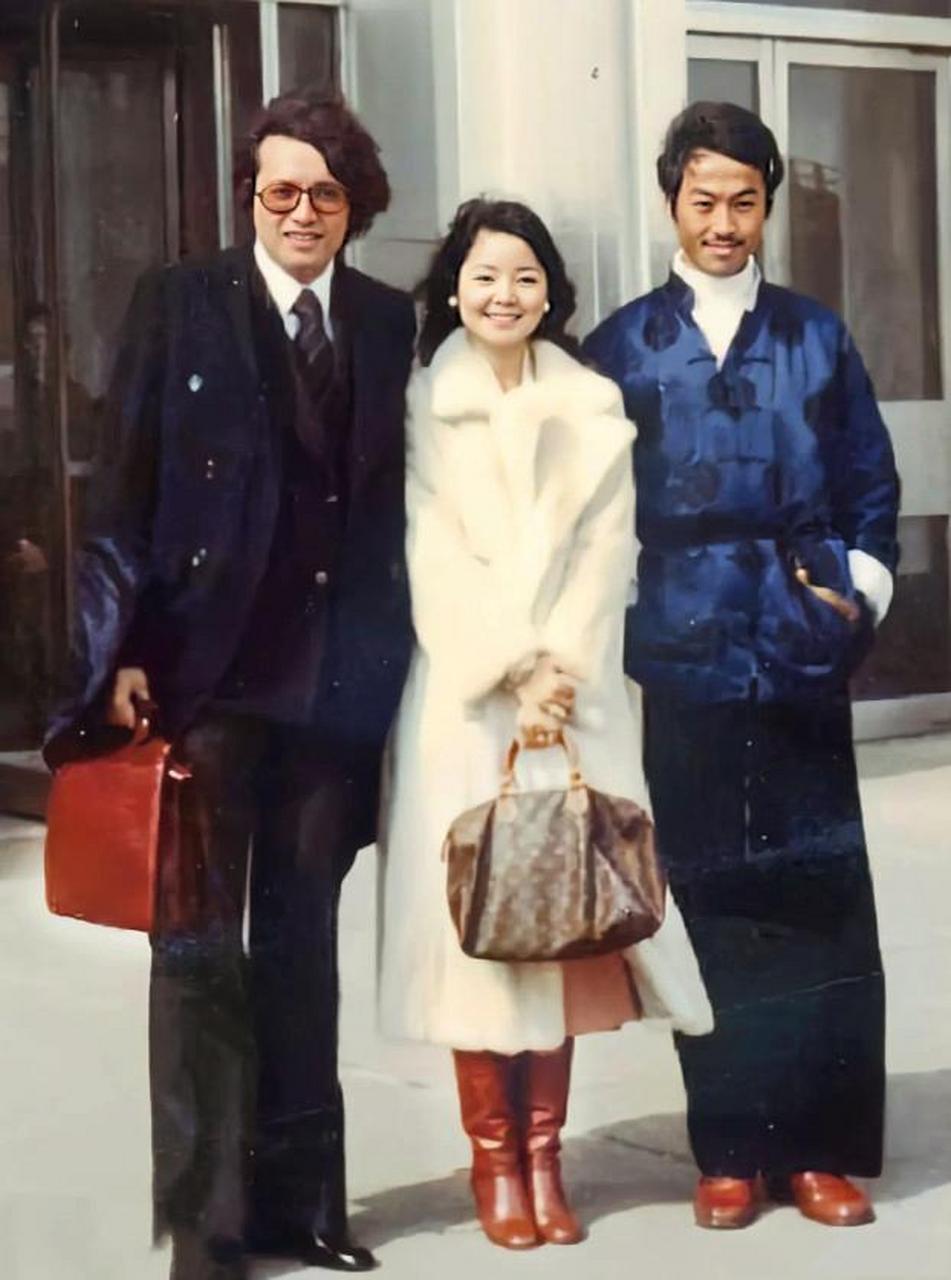 [火焰]1978年邓丽君和好友秦祥林合影,当年两秦两林最辉煌的时候