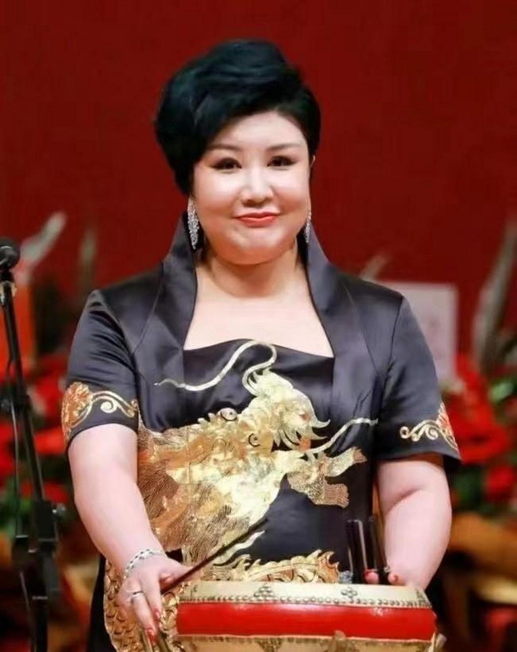 4月17日,德云社王惠迎来47岁生日,众演员发文祝福的一幕,让德云社又