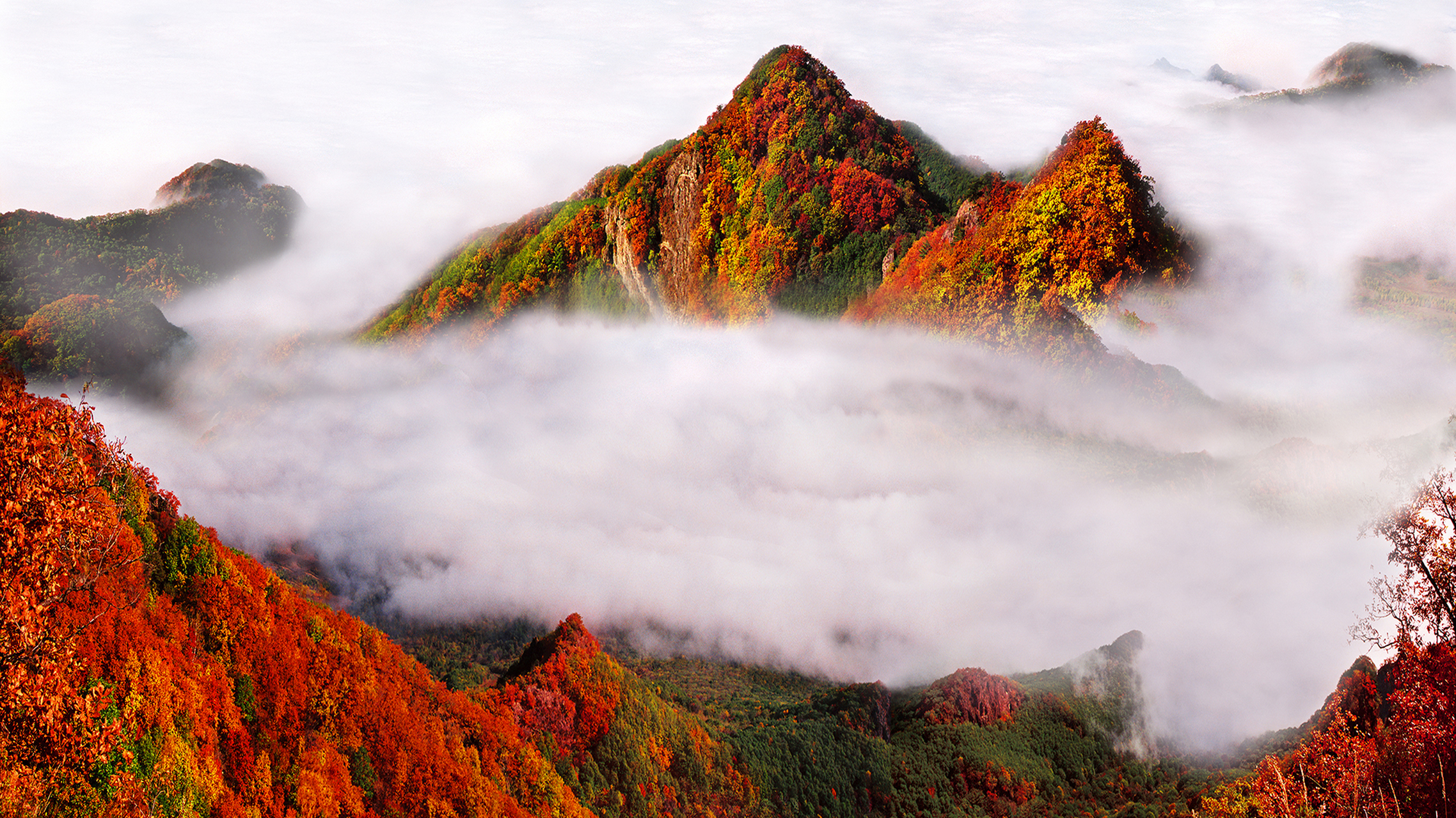 吉林省蛟河市拉法山风景区是一家4a级旅游景区,距离蛟河市区仅11公里